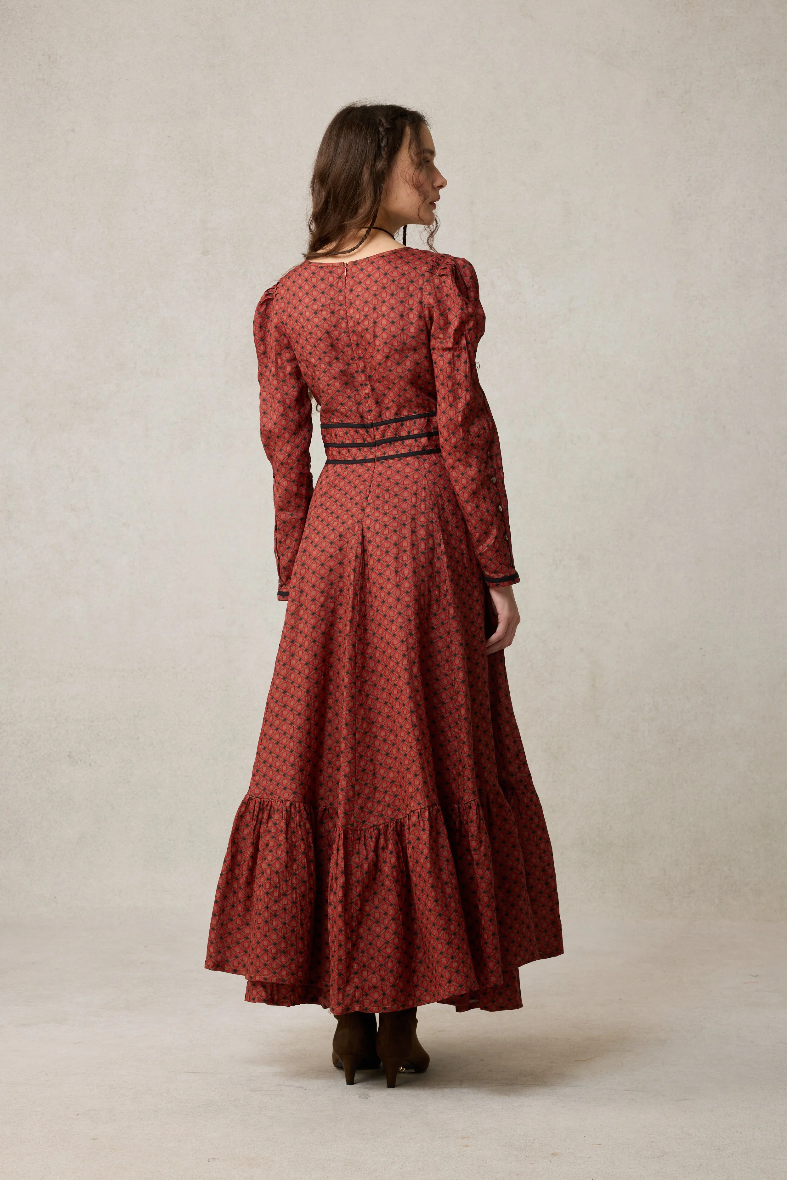 Chelse 19 |Longsleeved Linen Dress Gown - Image 24