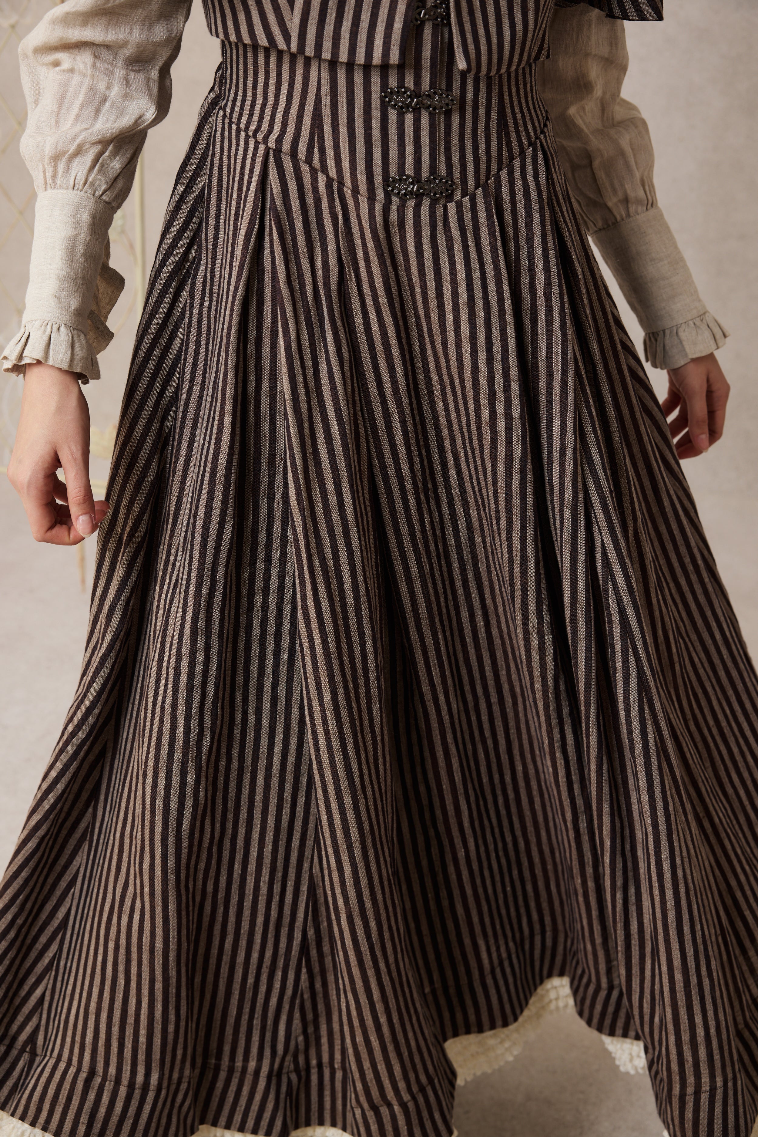 Clarise 22 | Retro Linen Skirt - Image 3