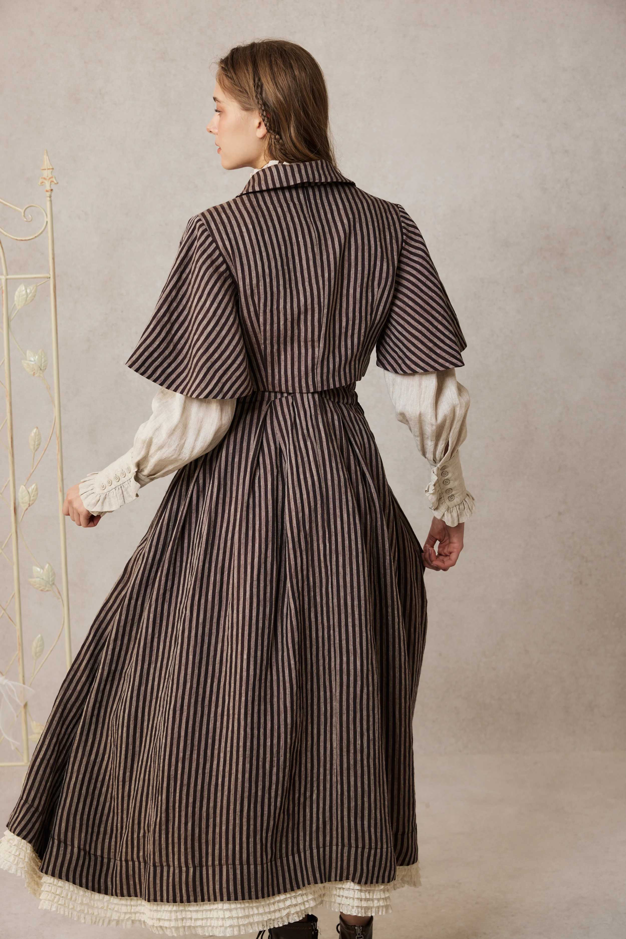 Clarise 22 |Retro Linen Skirt & Cape (2 pieces) - Image 12