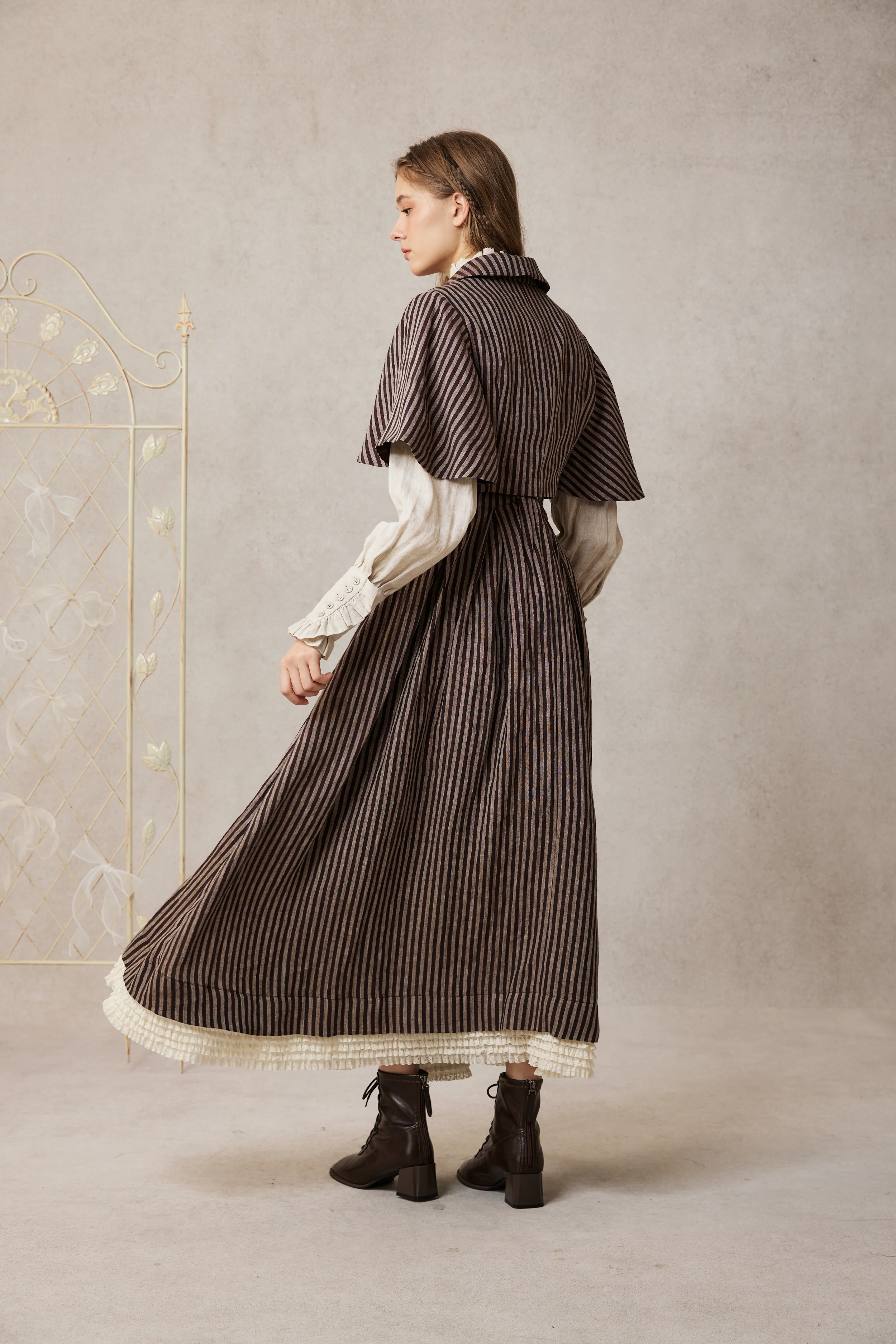 Clarise 22 |Retro Linen Skirt & Cape (2 pieces) - Image 16
