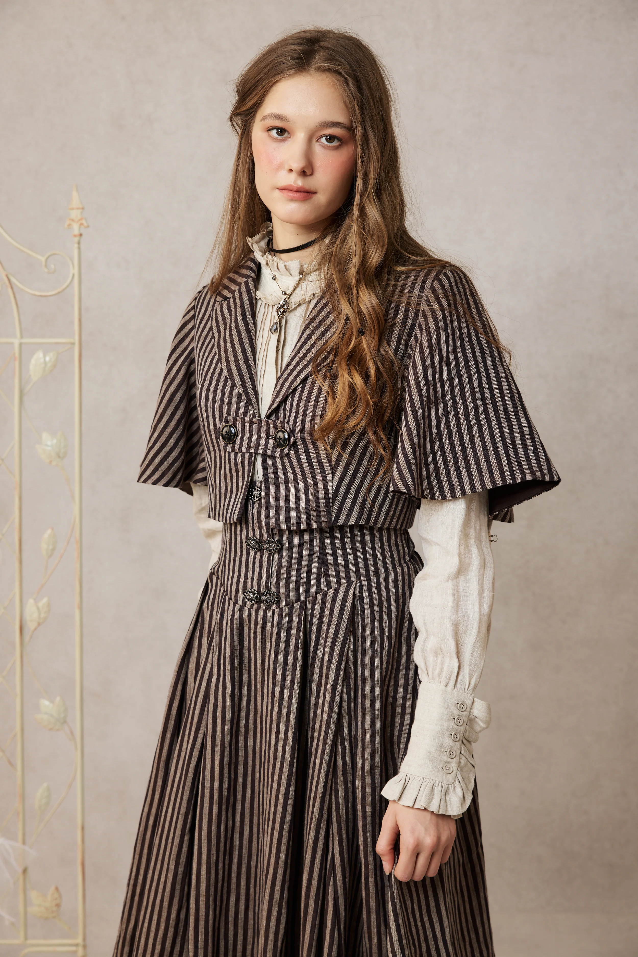 Clarise 22 |Retro Linen Skirt & Cape (2 pieces) - Image 19