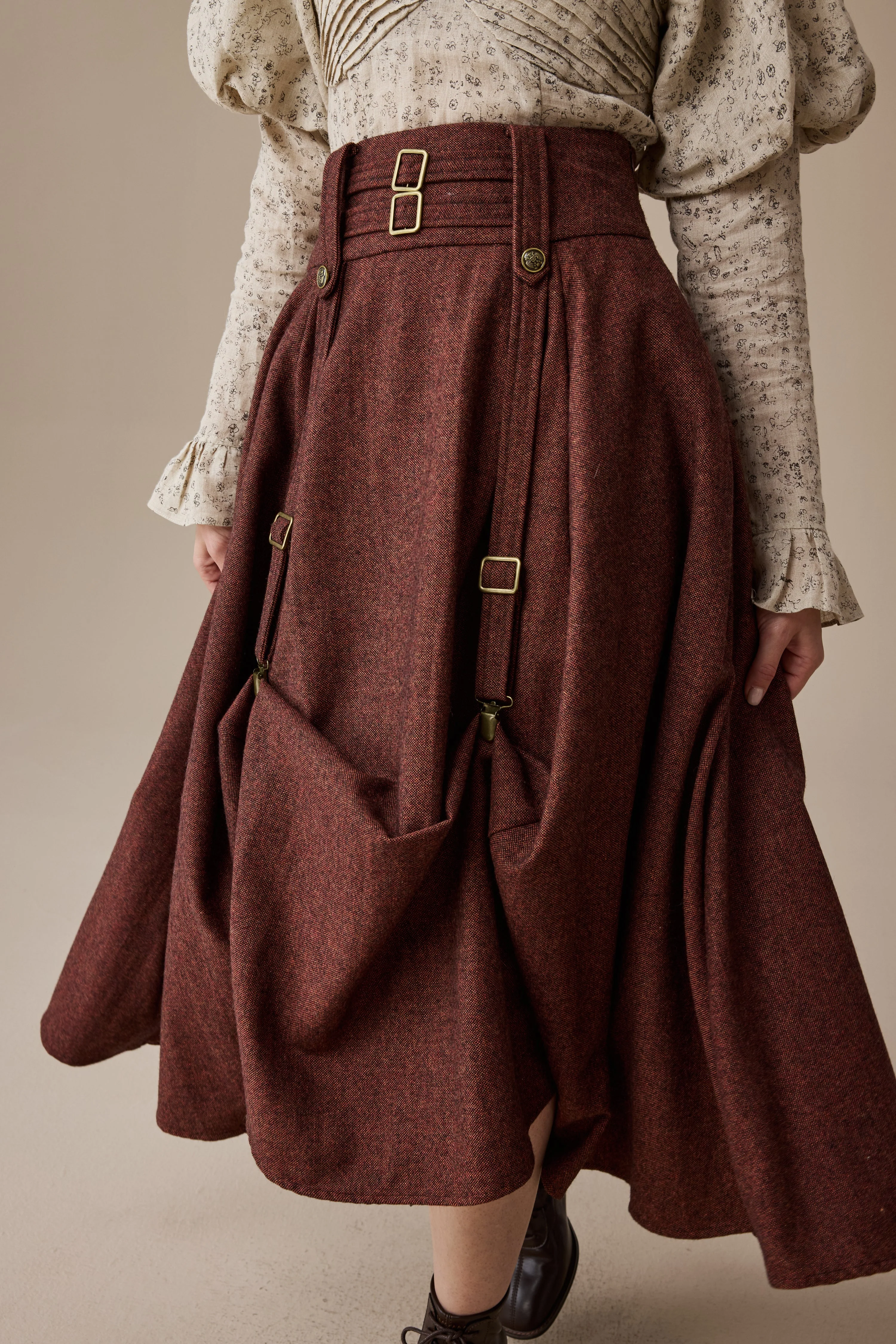 Cynthia 16 | Adjustable wool skirt - Image 17