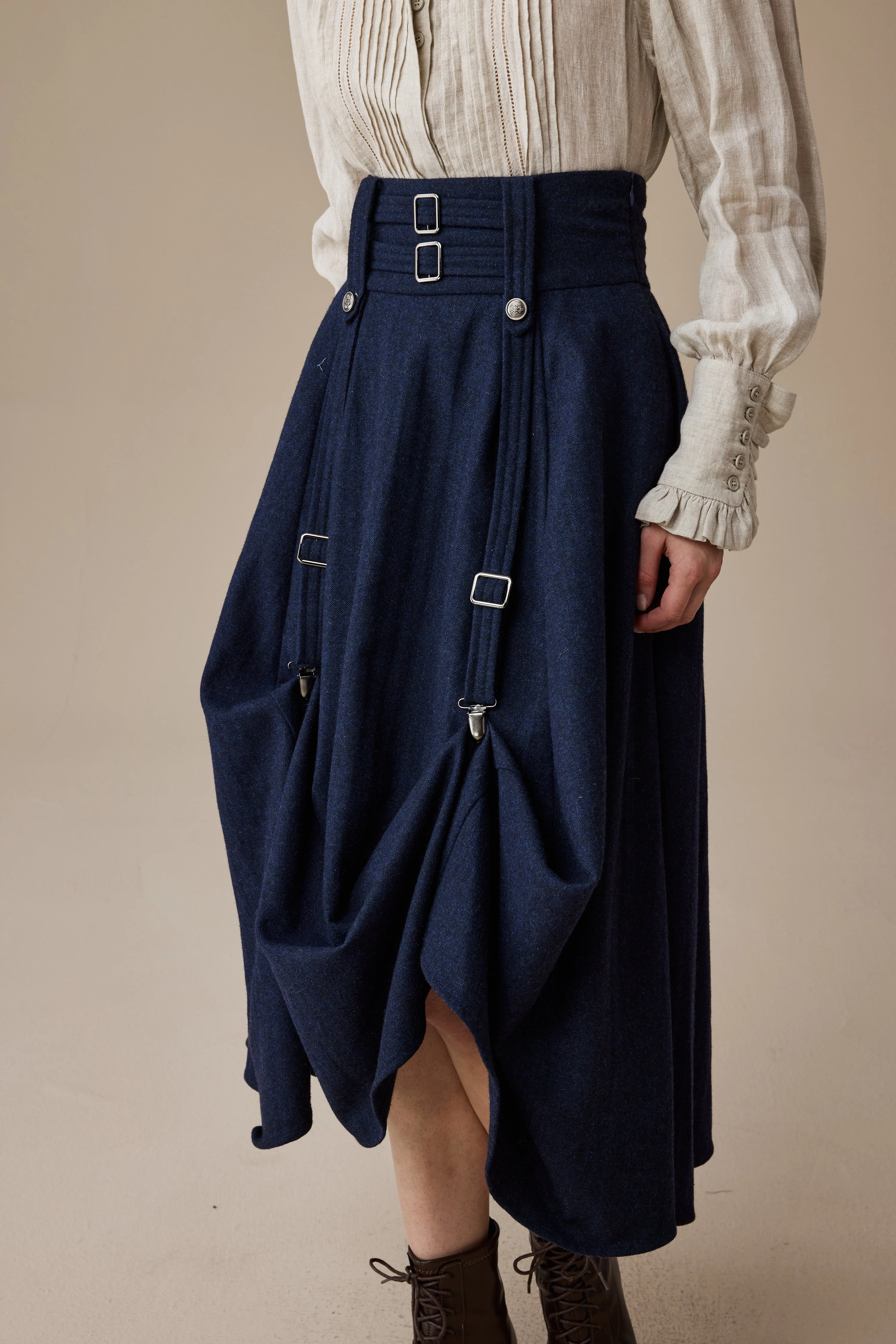 Cynthia 16 | Adjustable wool skirt - Image 4