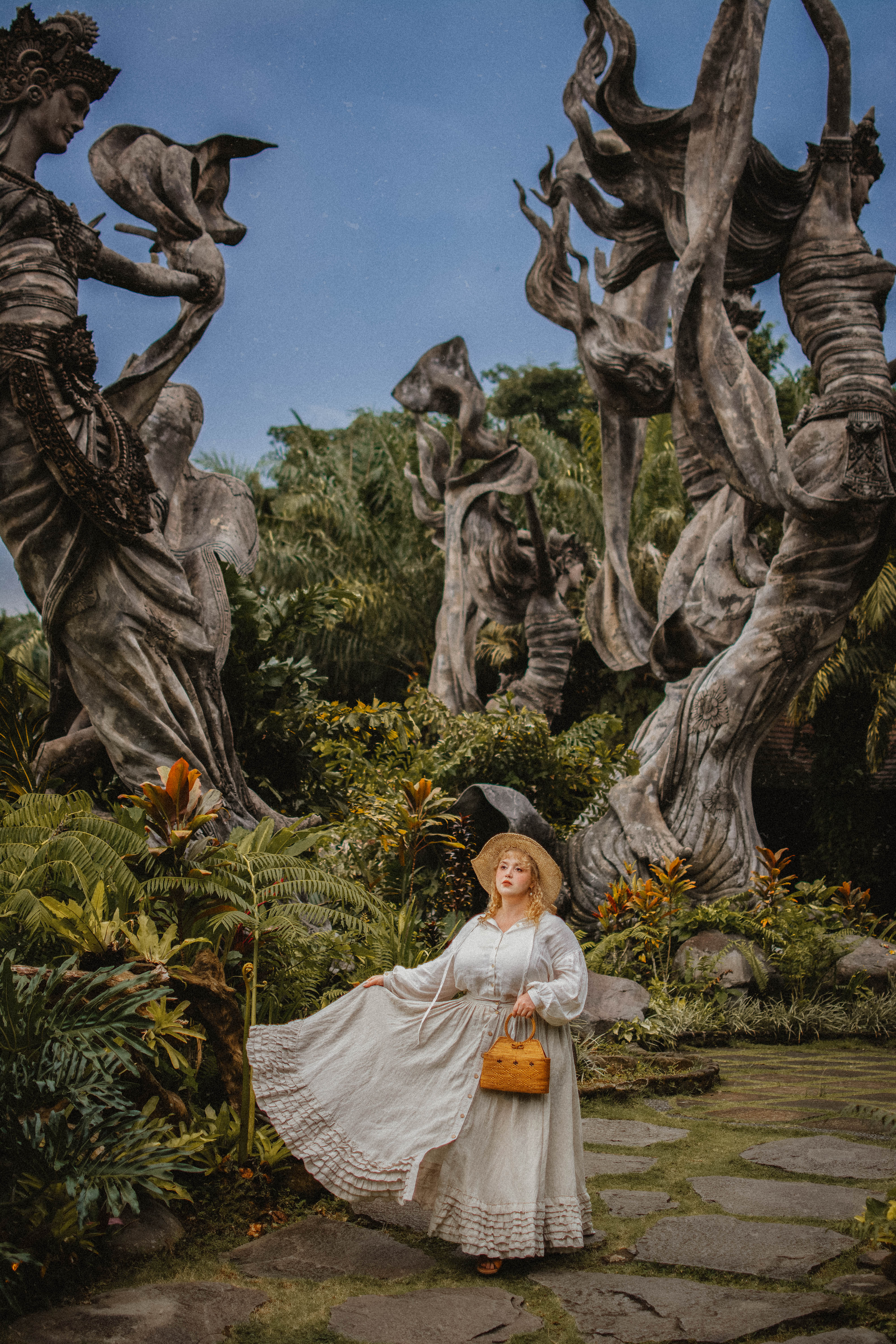 Dorothy 27 | Ruffled maxi linen skirt - Image 3