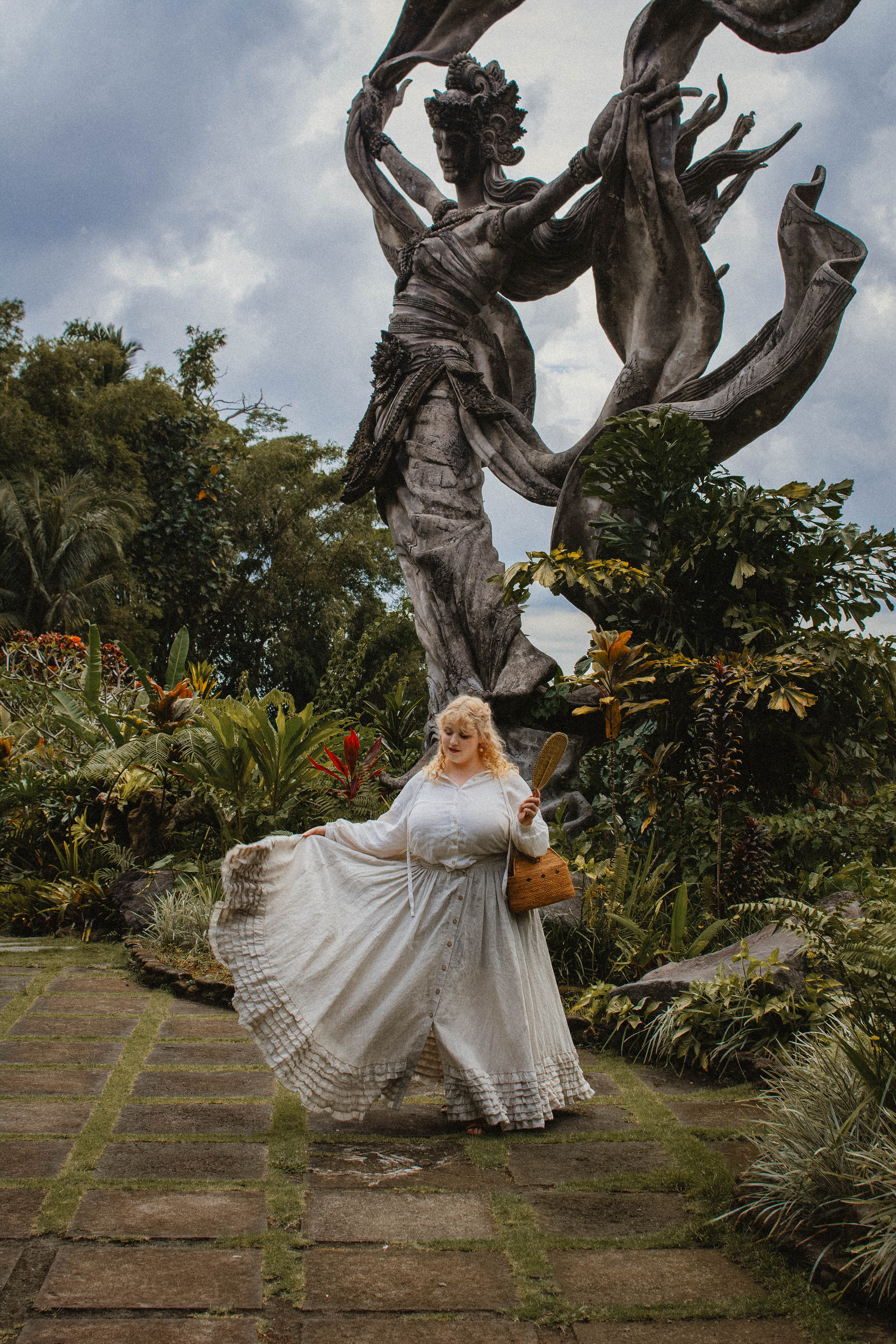 Dorothy 27 | Ruffled maxi linen skirt - Image 4