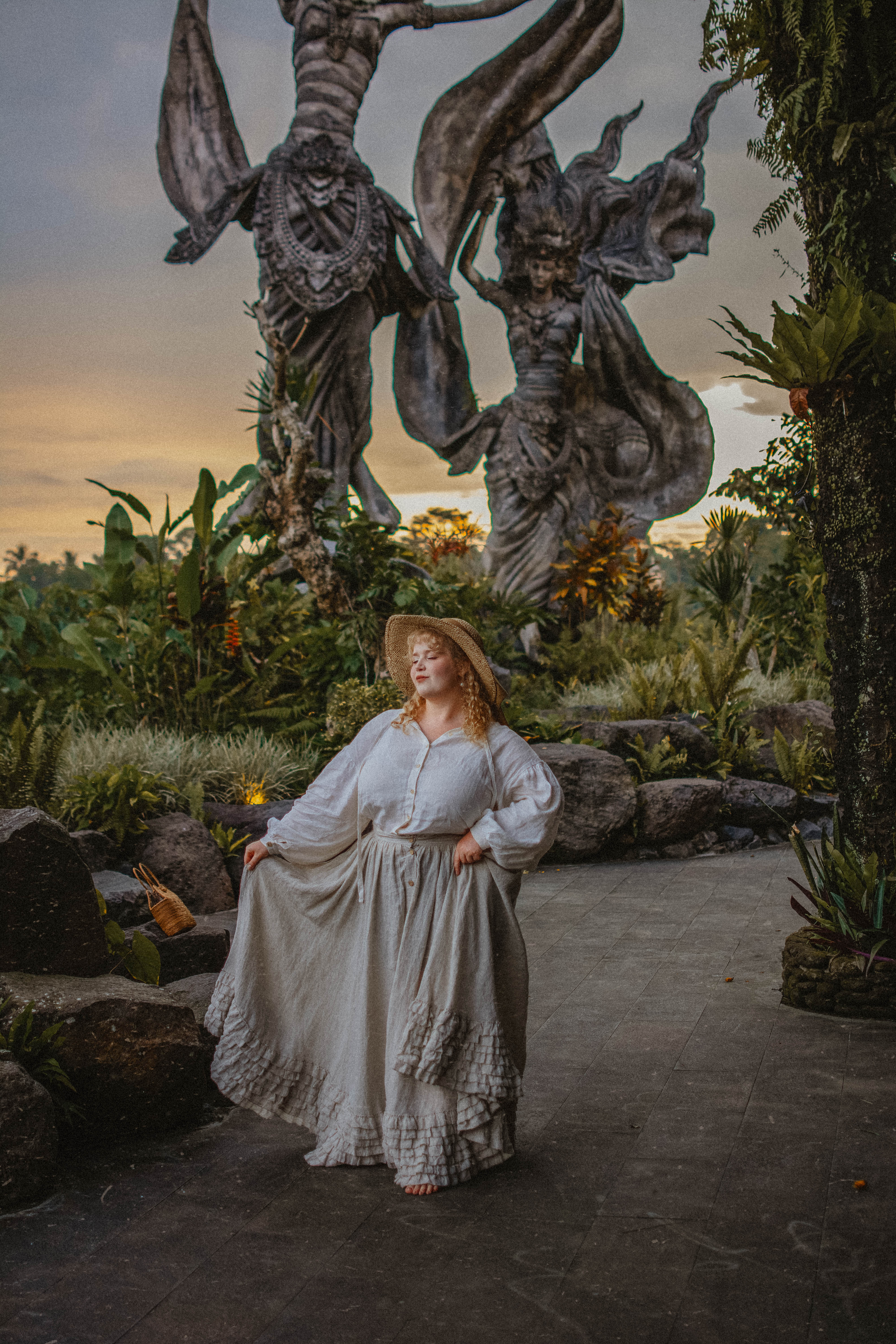 Dorothy 27 | Ruffled maxi linen skirt - Image 5