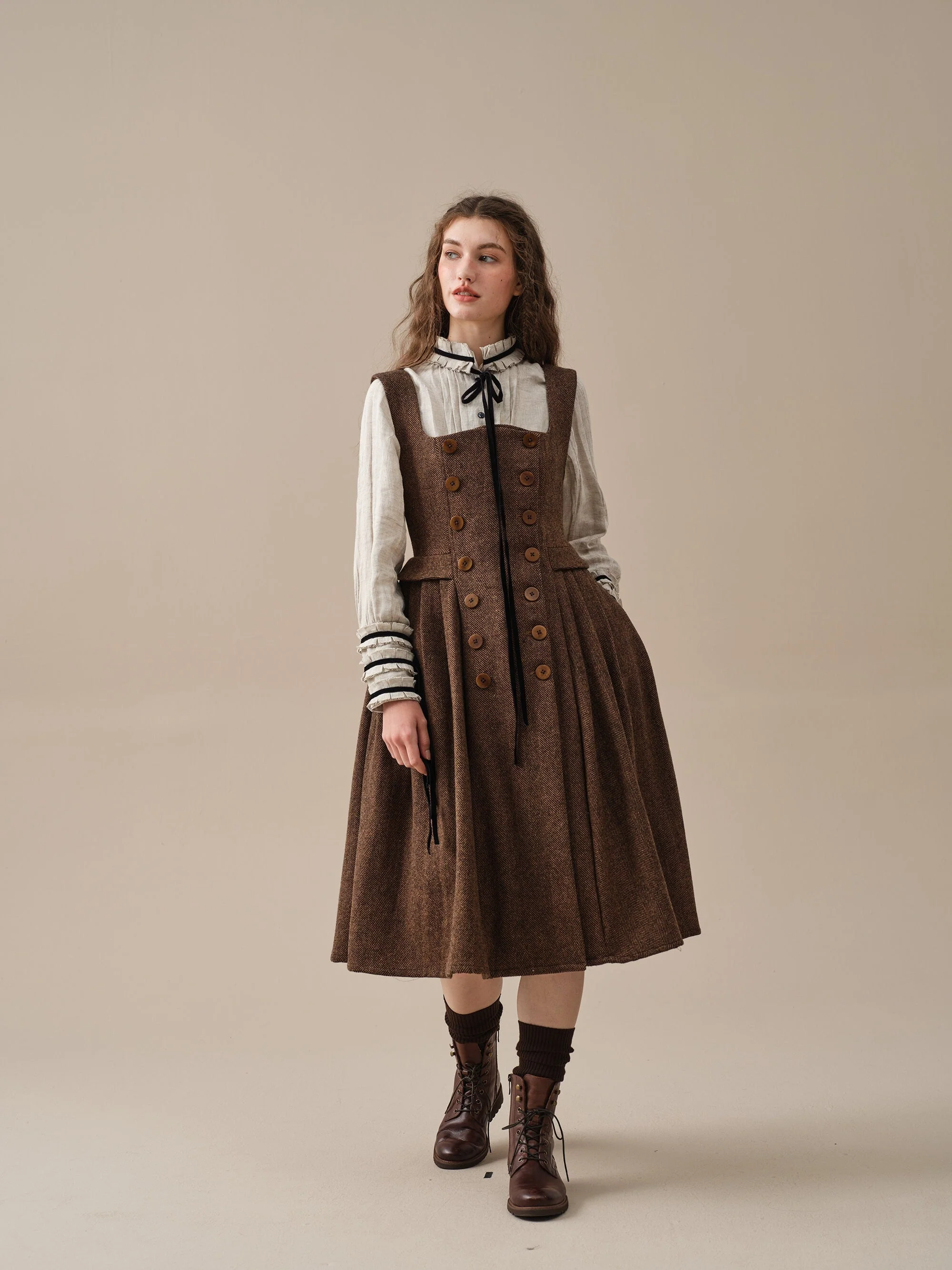 Emma 33 | 100% wool dress - Image 11