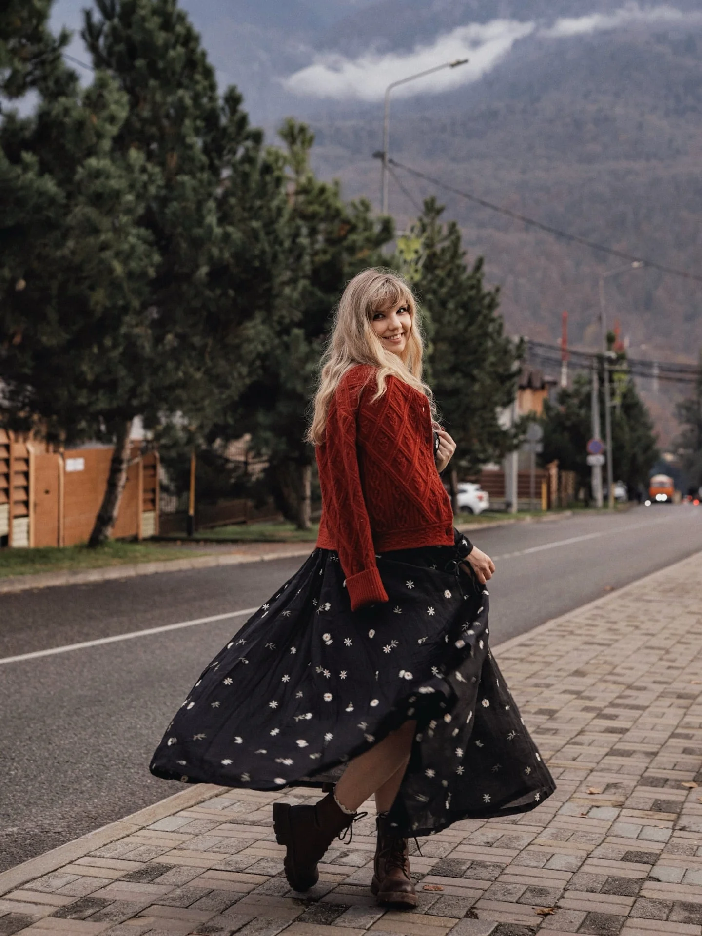 Phoenix 24 | Embroidery Daisy Linen Dress - Image 18