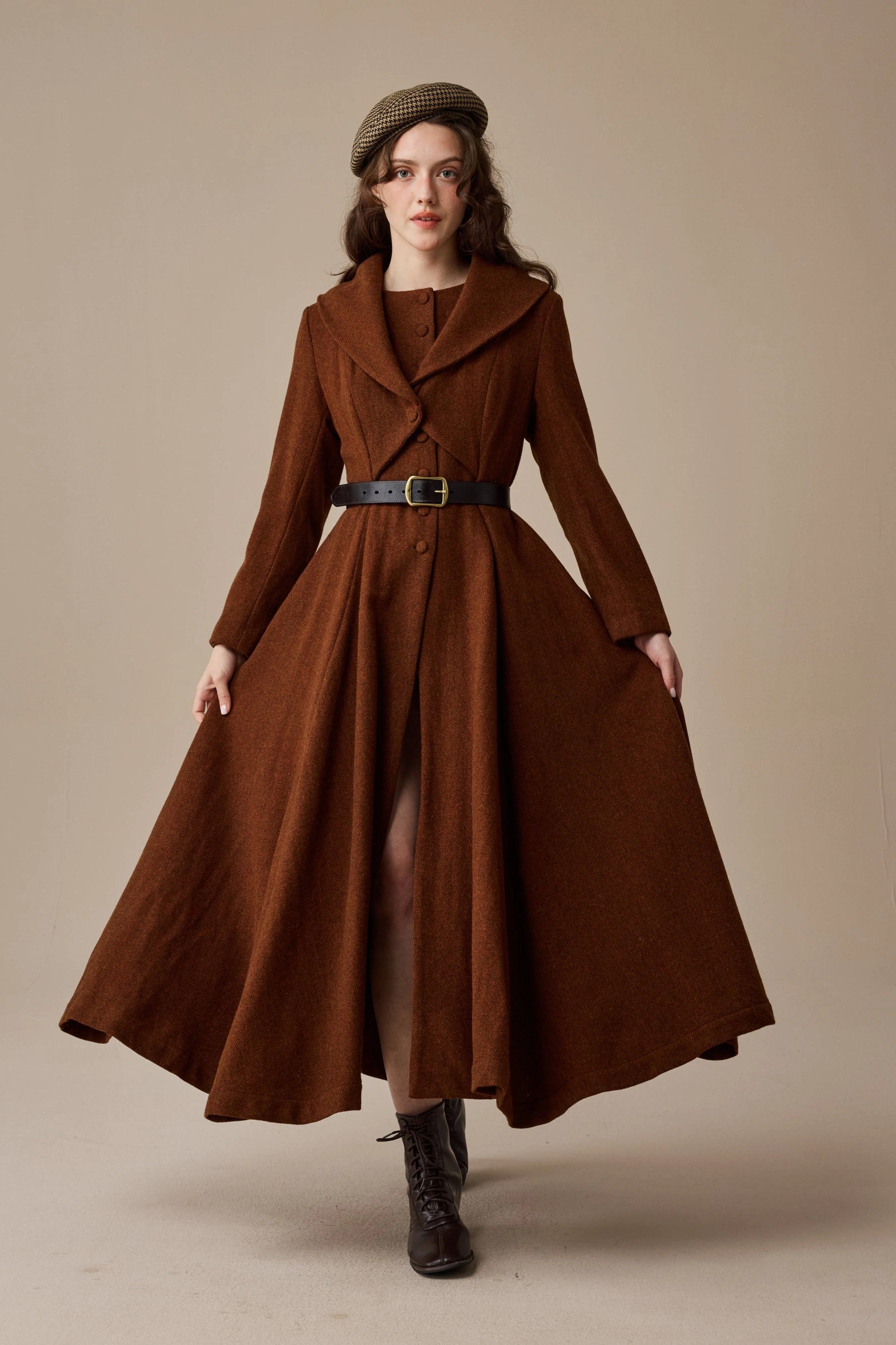 Gemma 17 | 100% wool victorian coat - Image 4