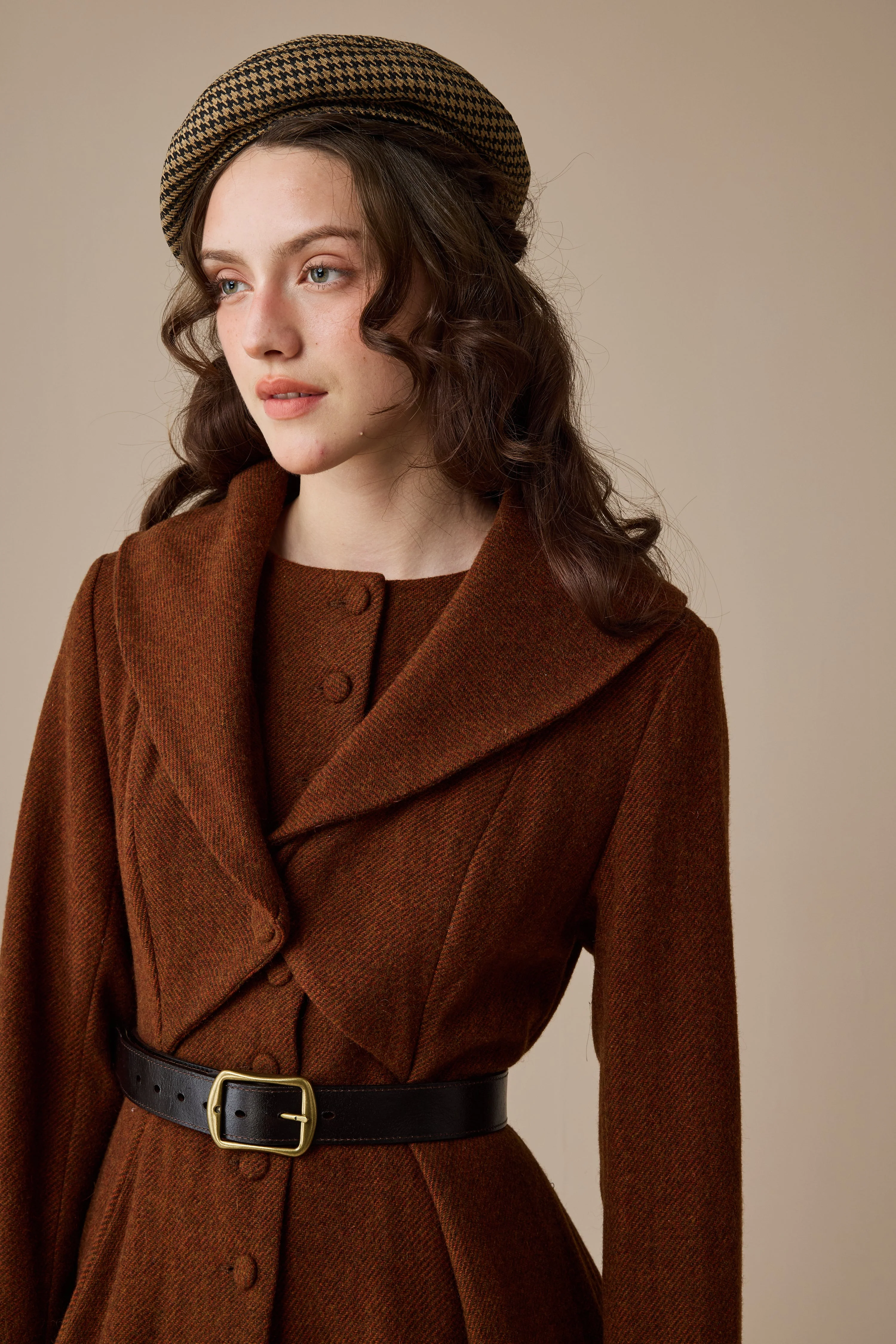 Gemma 17 | 100% wool victorian coat - Image 18