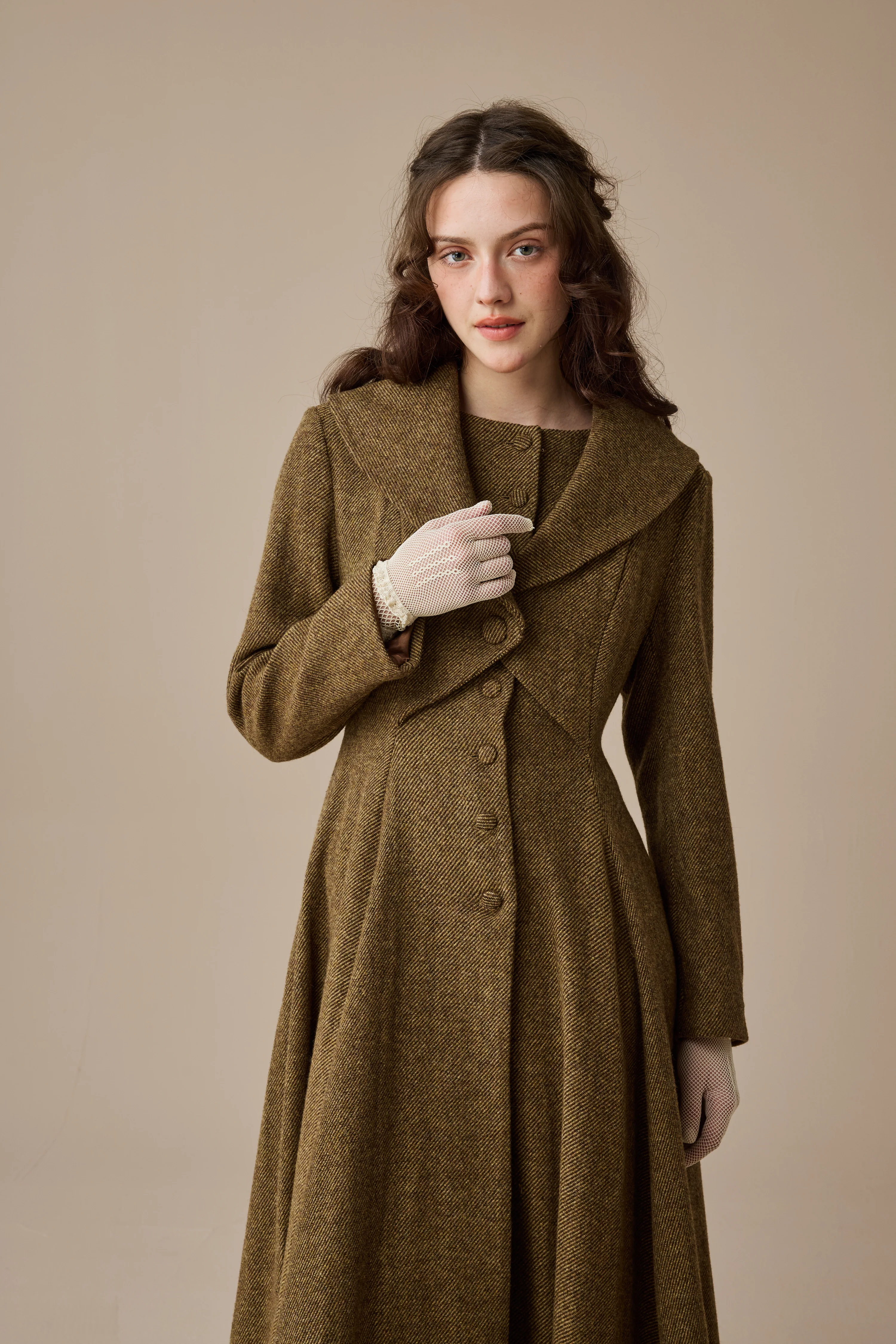 Gemma 17 | 100% wool victorian coat - Image 4