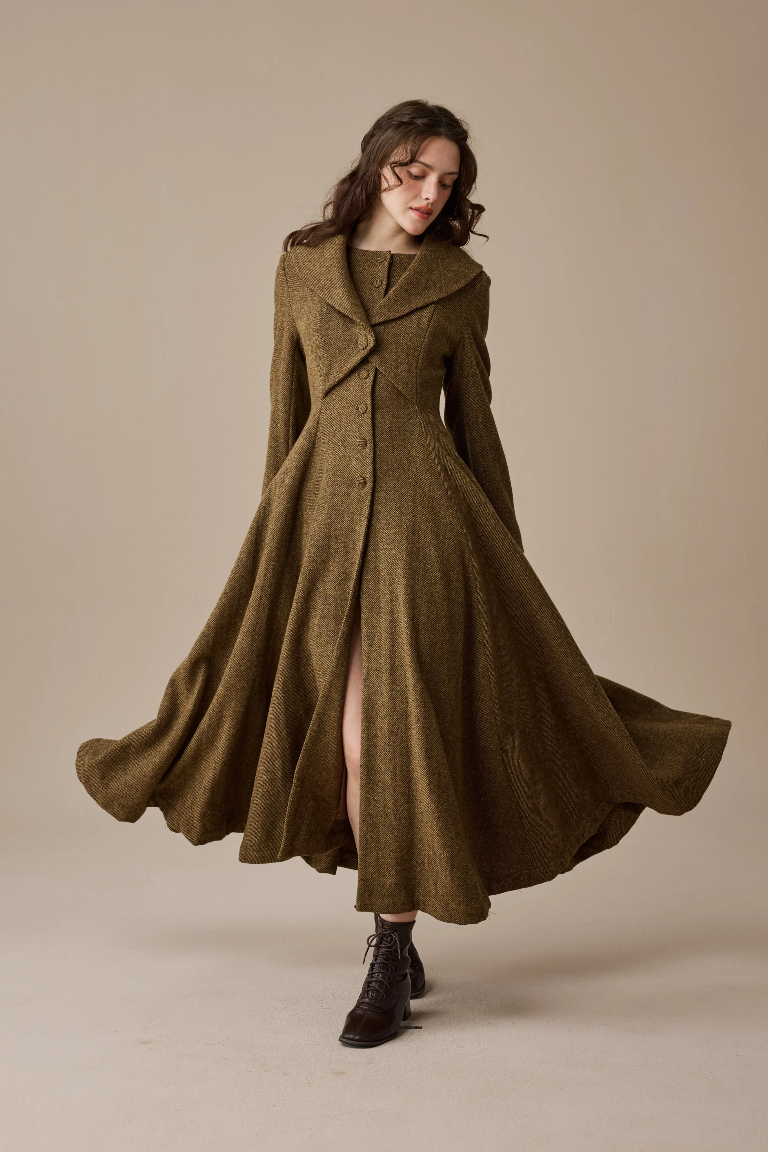 Gemma 17 | 100% wool victorian coat - Image 5