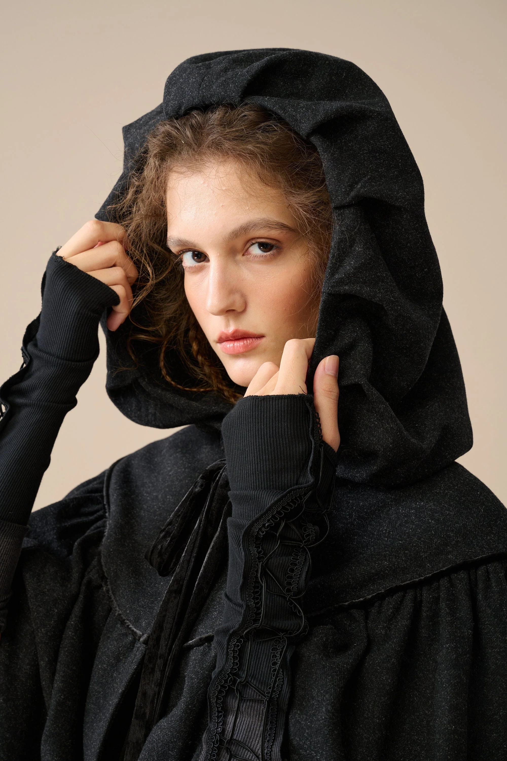 Perfumer 33 | hooded wool cloak - Image 8