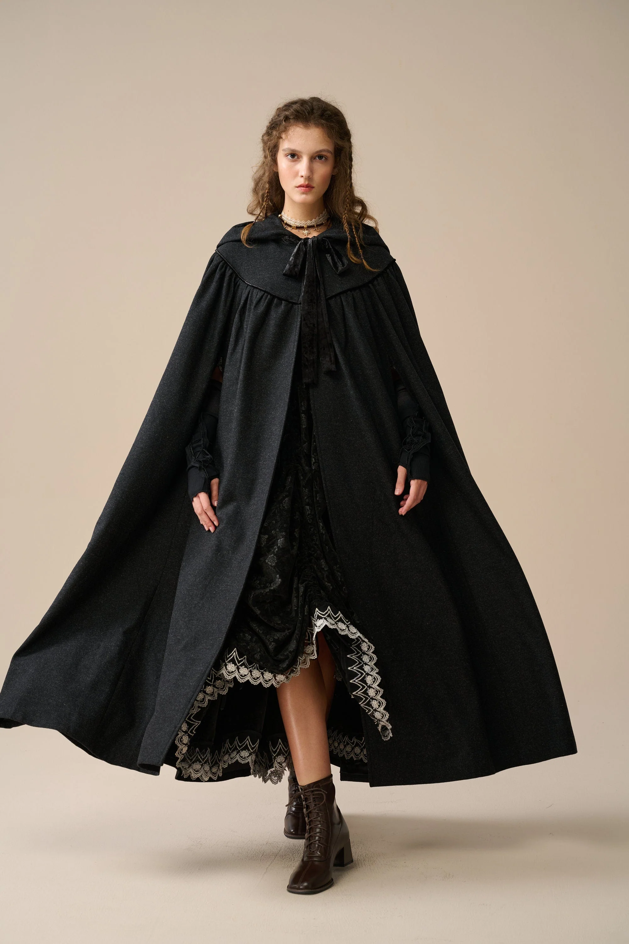 Perfumer 33 | hooded wool cloak - Image 9
