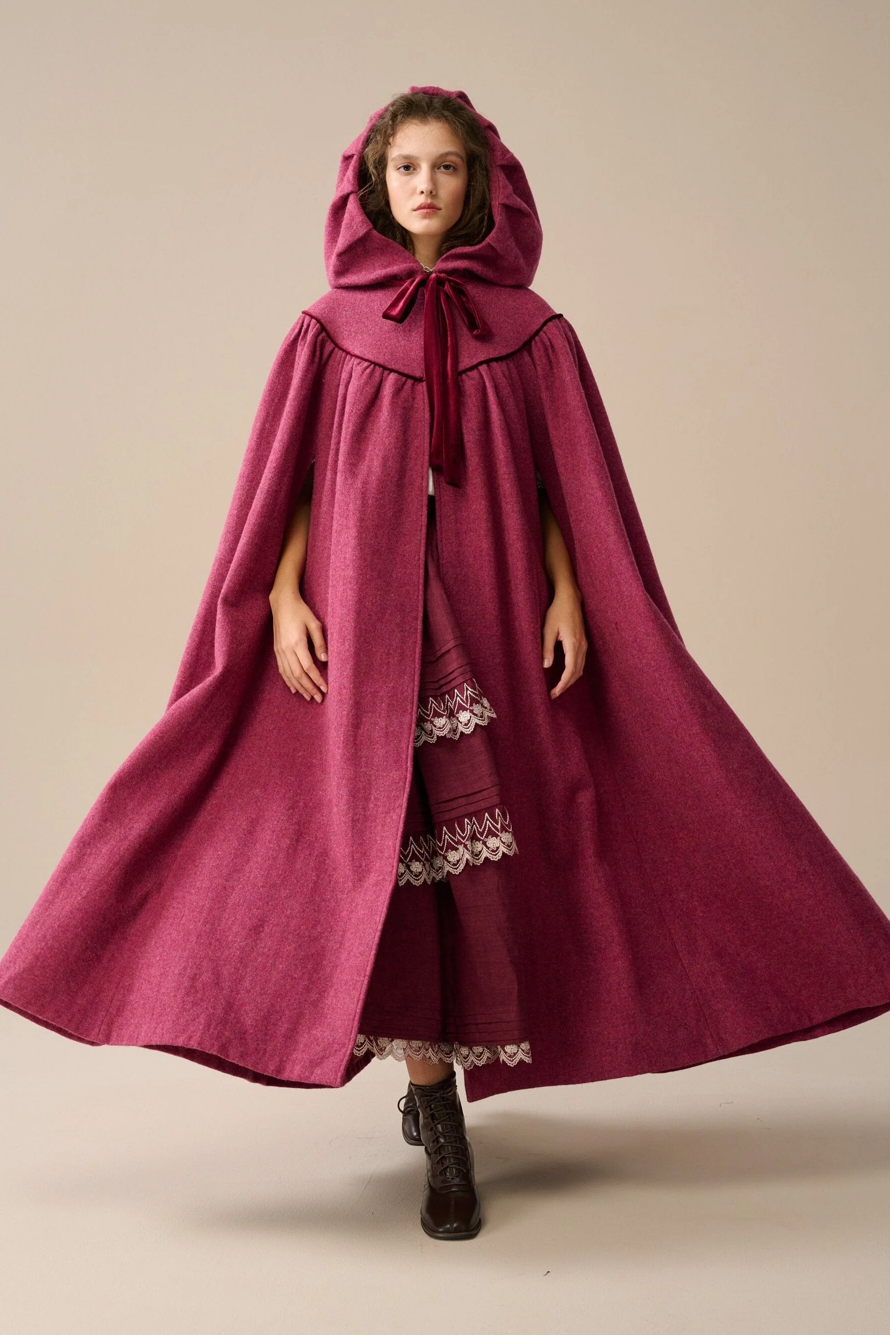 Perfumer 33 | hooded wool cloak - Image 2
