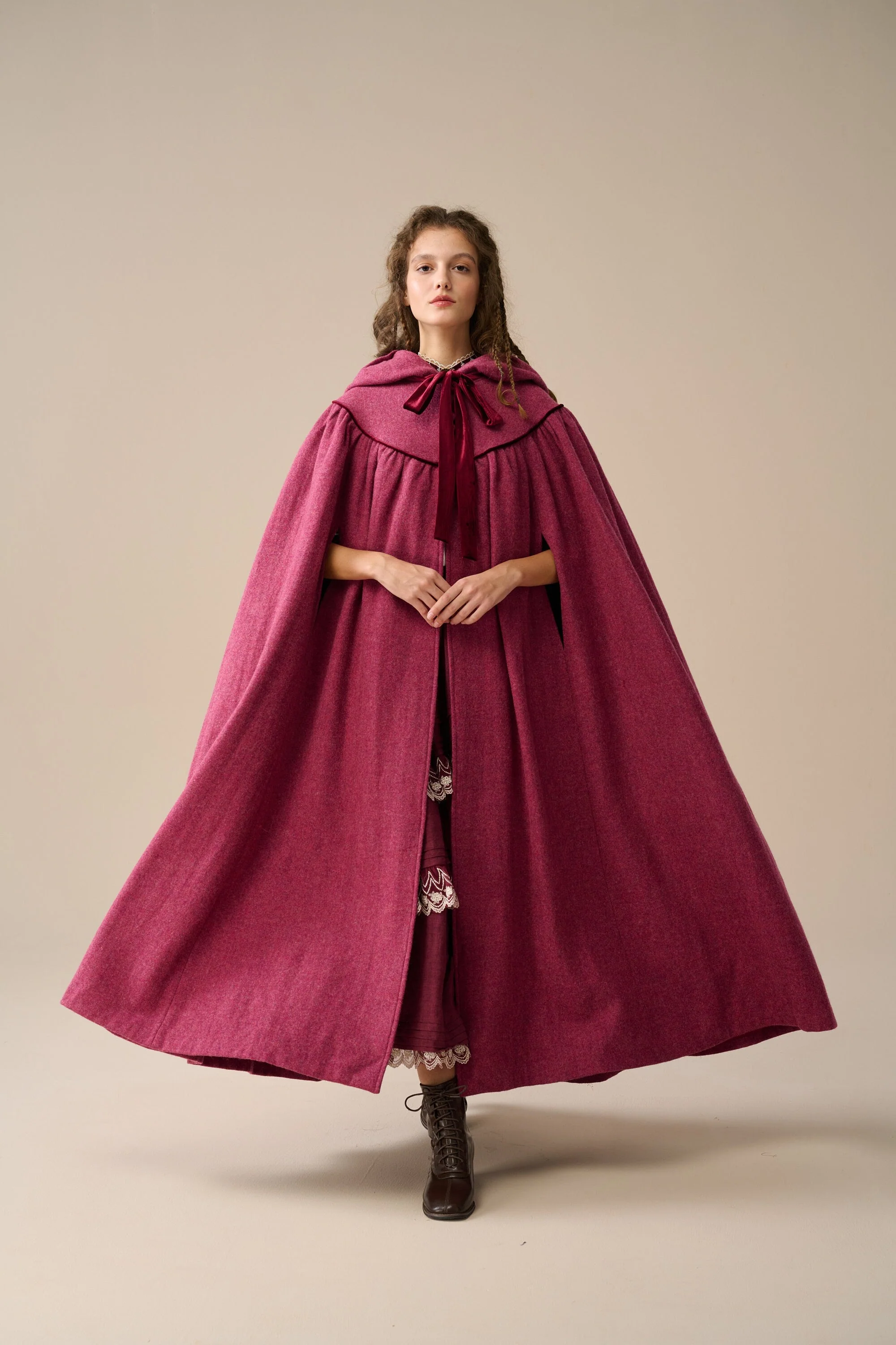 Perfumer 33 | hooded wool cloak - Image 7