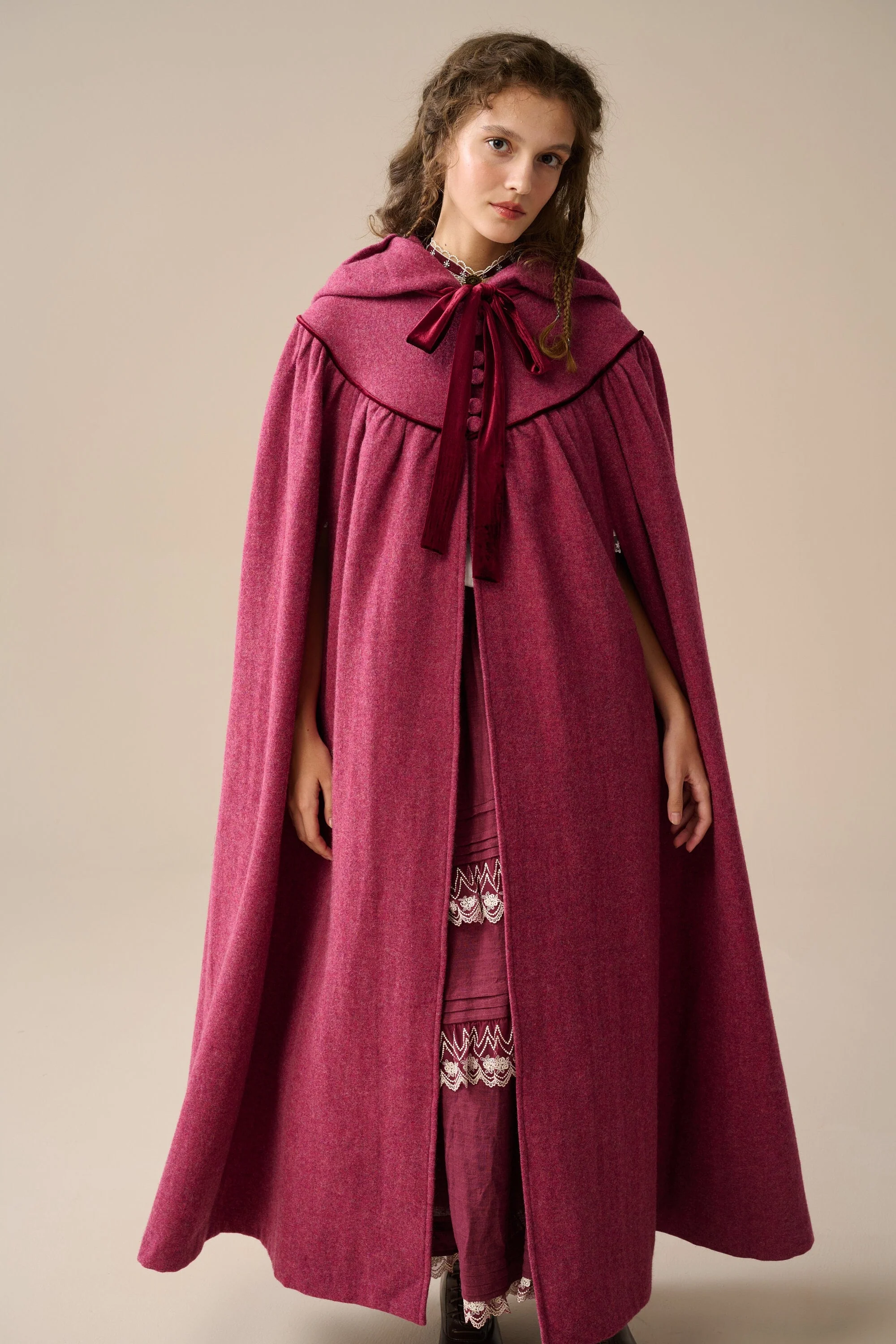 Perfumer 33 | hooded wool cloak - Image 9