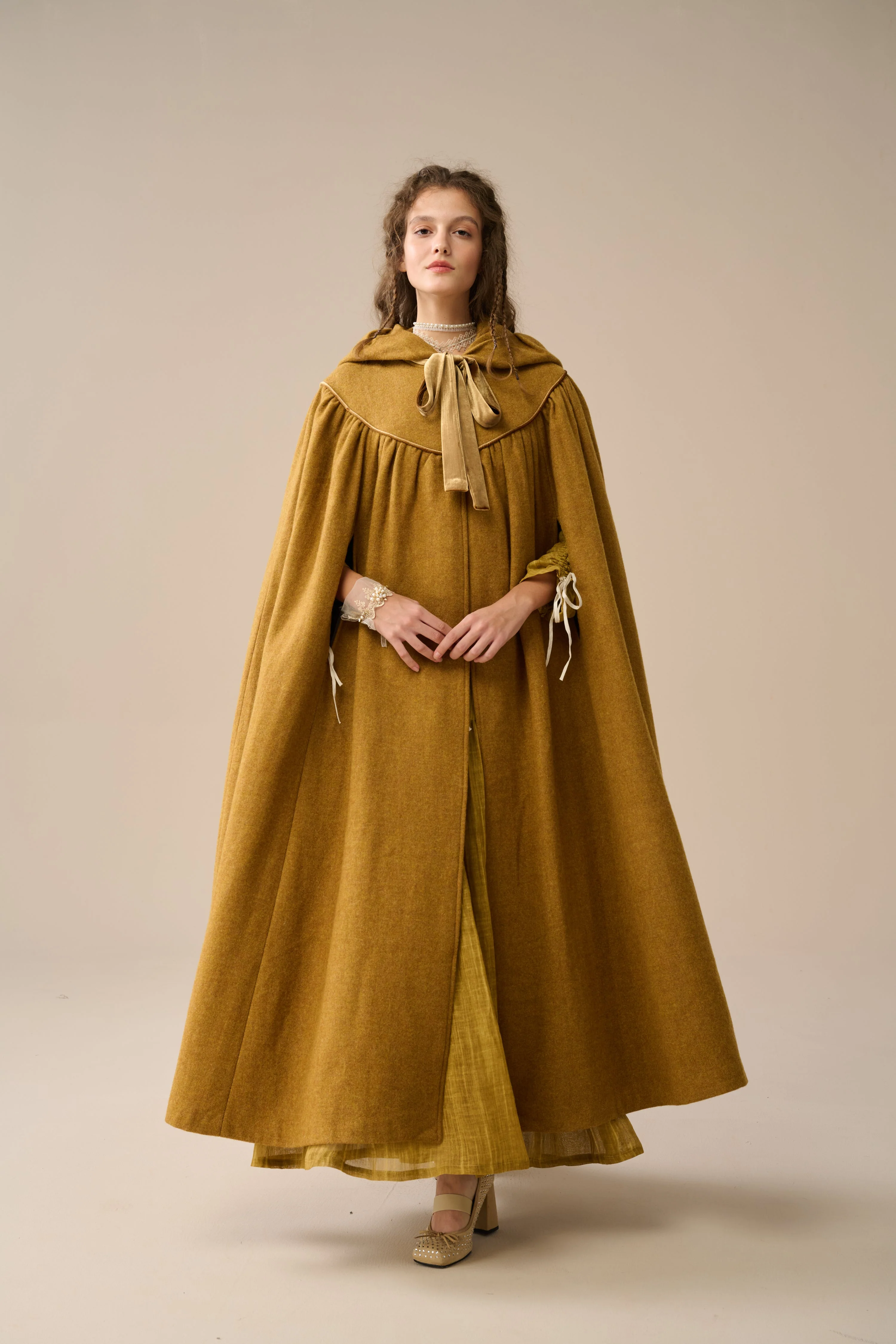 Perfumer 33 | hooded wool cloak - Image 11
