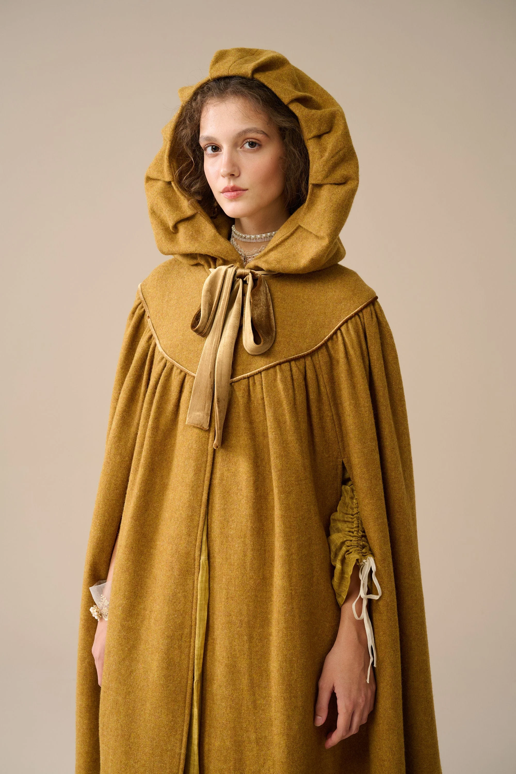 Perfumer 33 | hooded wool cloak - Image 9