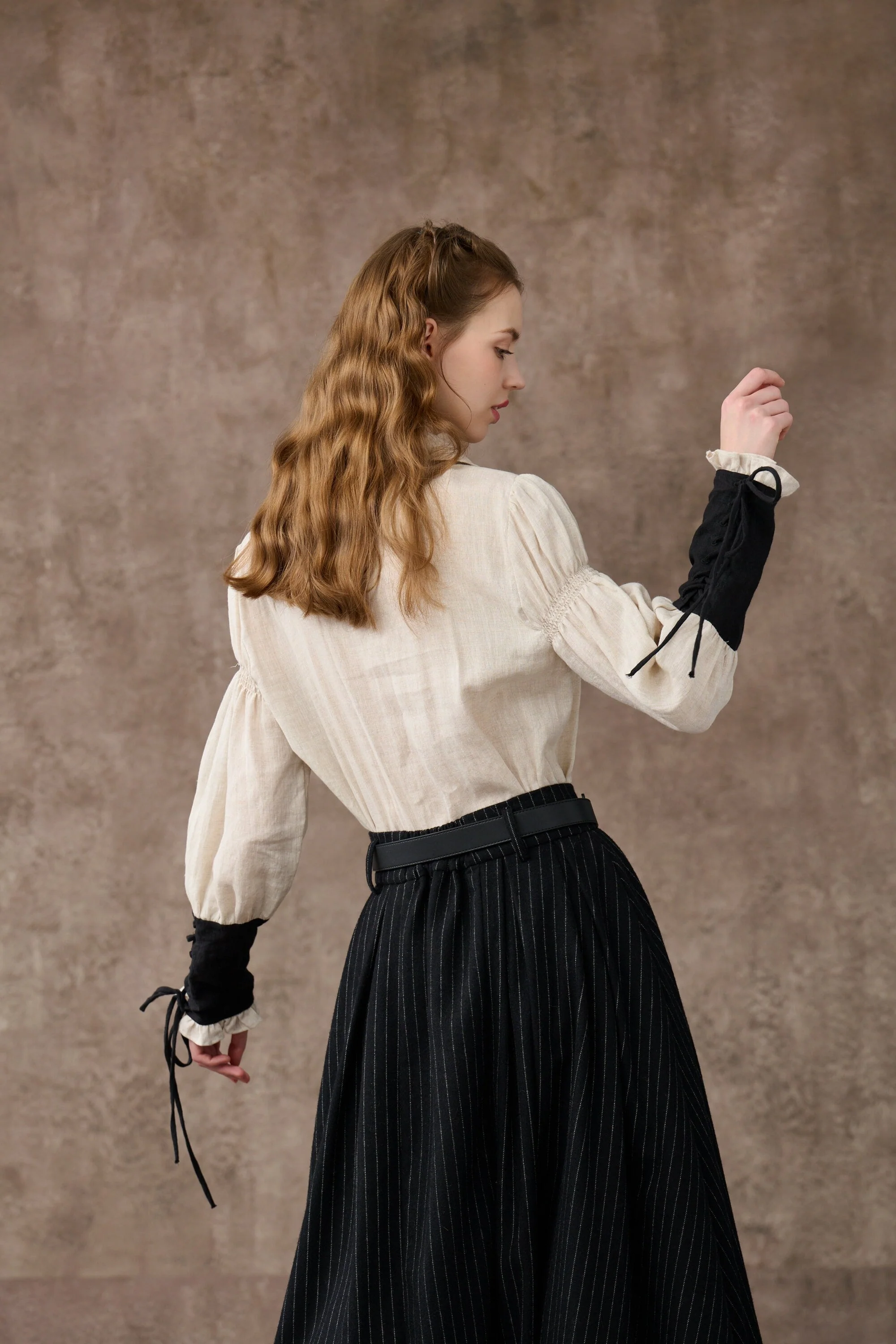 SARAH 17 | LACE-UP LINEN SHIRT - Image 6
