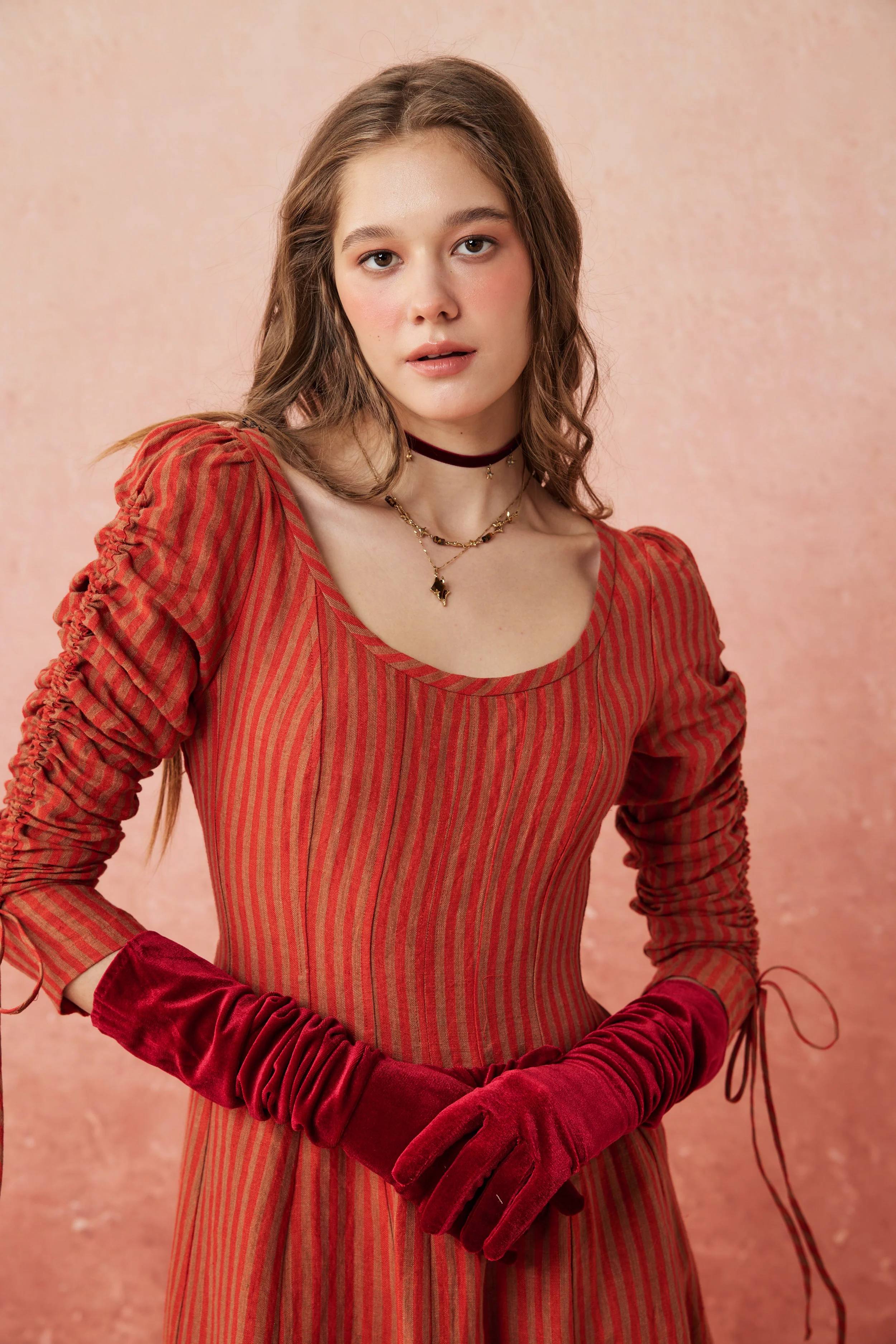 Luxurious Extra-Long Velvet Sleeves - Image 4