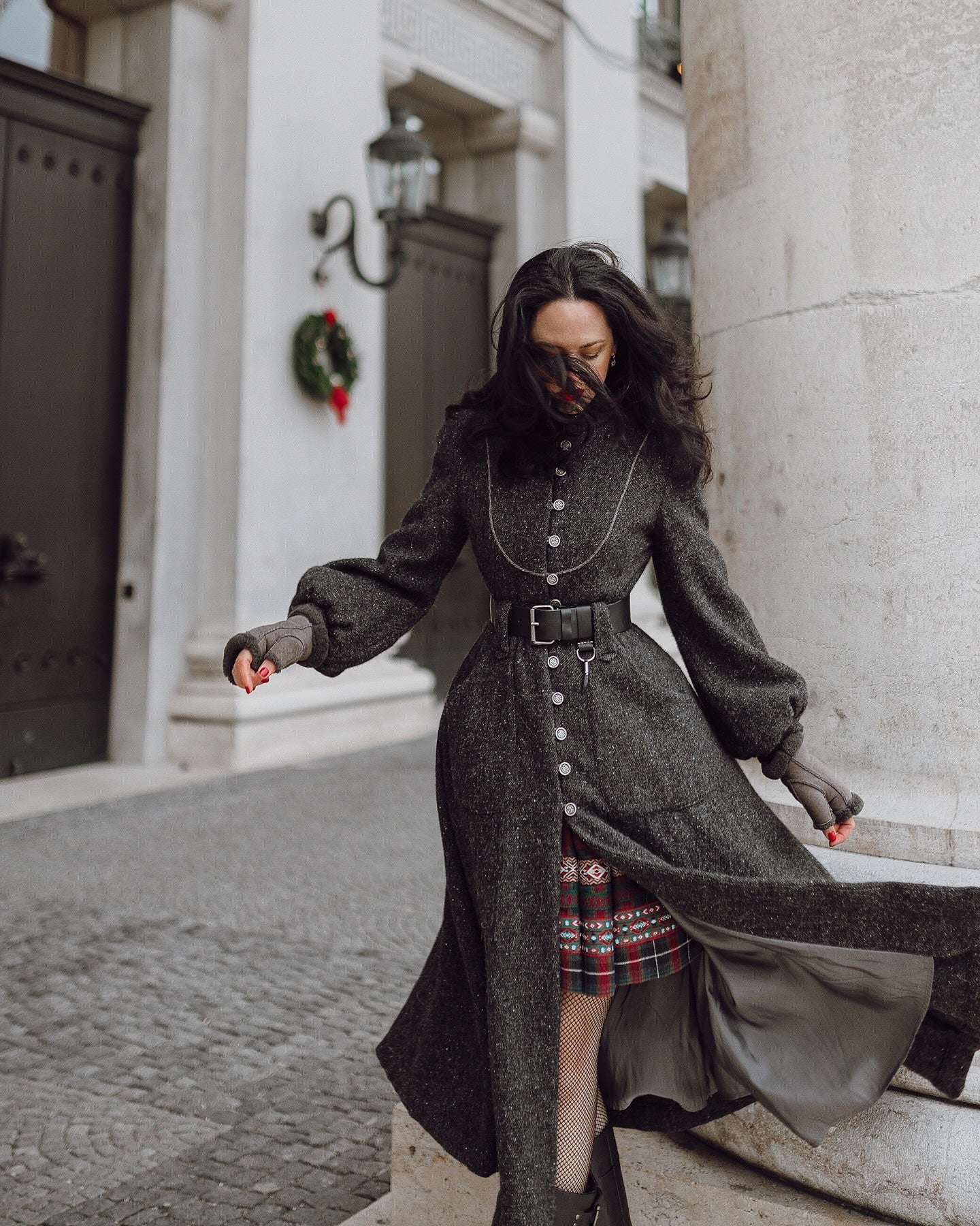Margaret 25|100% wool buttoned down coat - Image 27