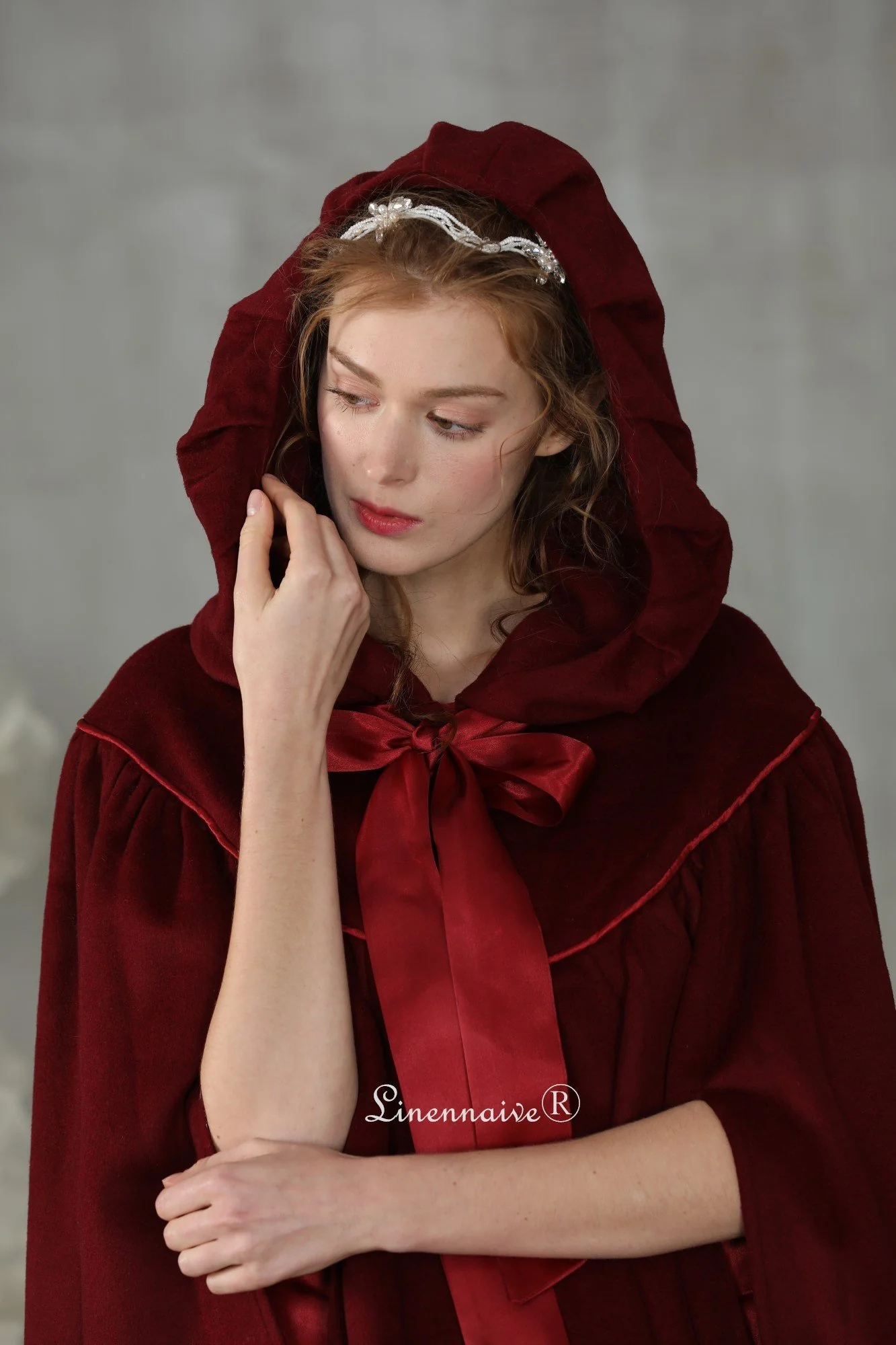Perfumer 33 | hooded wool cloak - Image 7