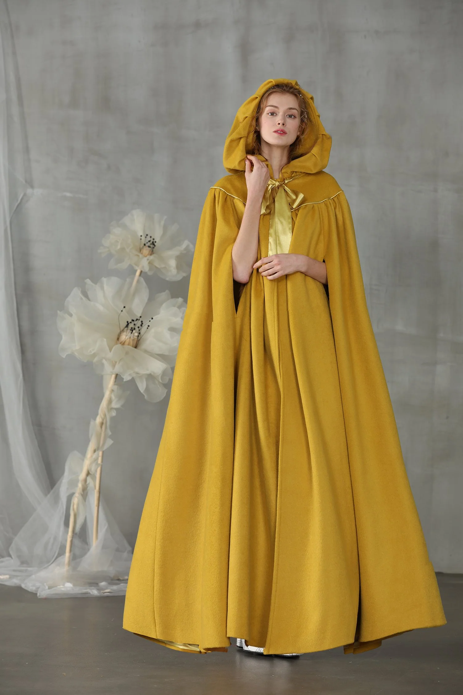 Perfumer 33 | hooded wool cloak - Image 9