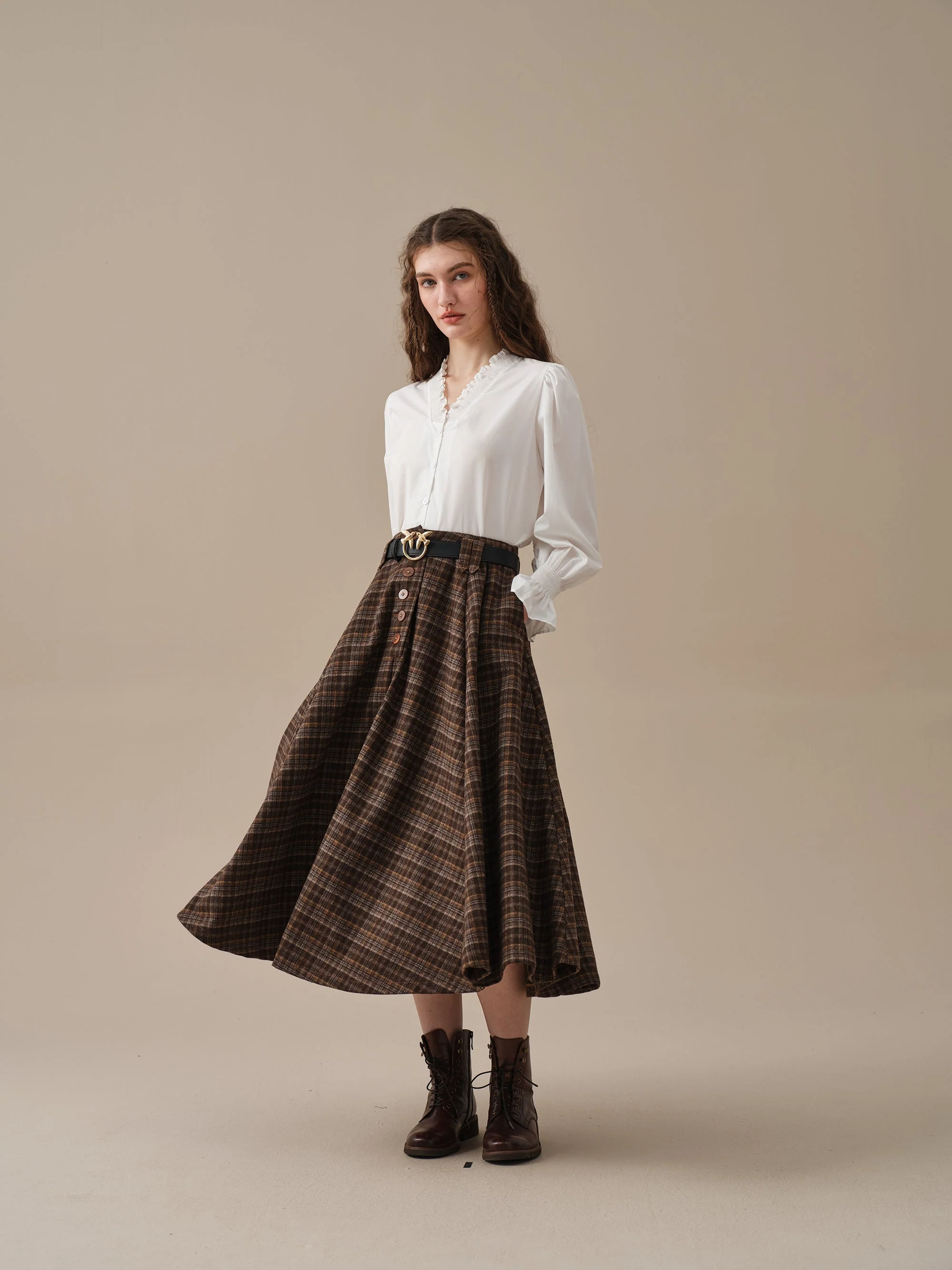 Norma 16 | Front buttoned wool skirt - Image 12