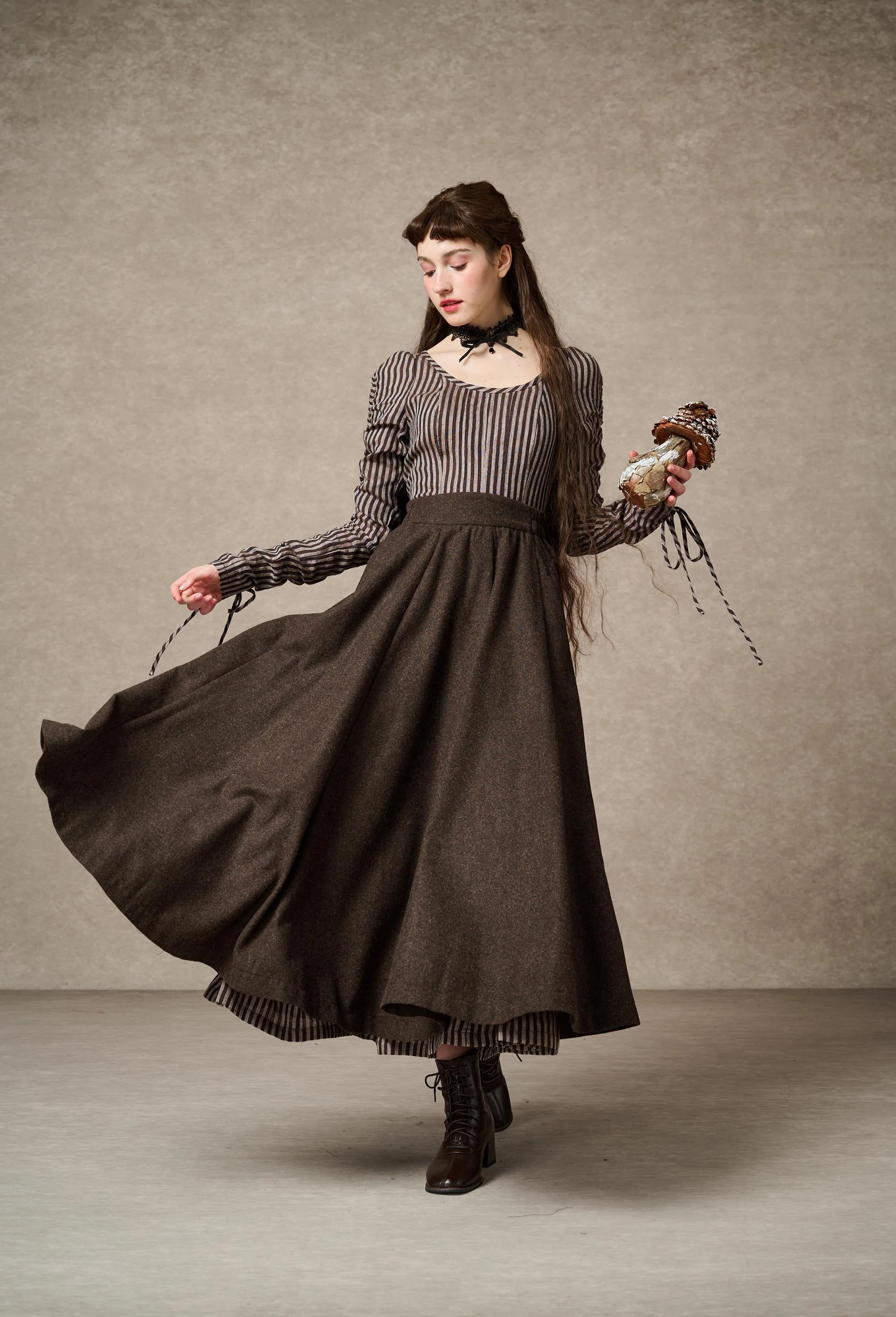 The Soft Lawn 12 | Midi Wool Skirt - Image 10