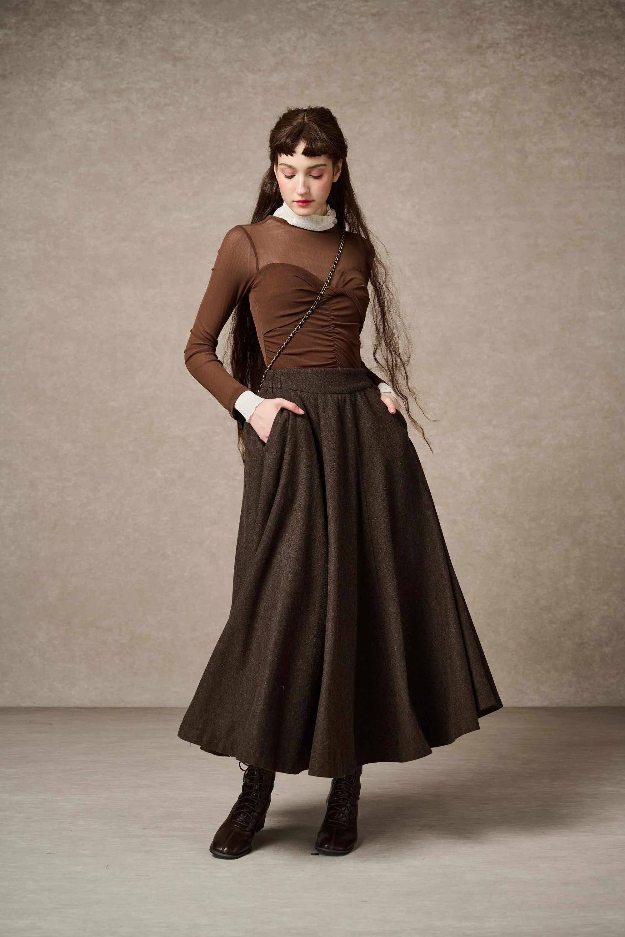The Soft Lawn 12 | Midi Wool Skirt - Image 4
