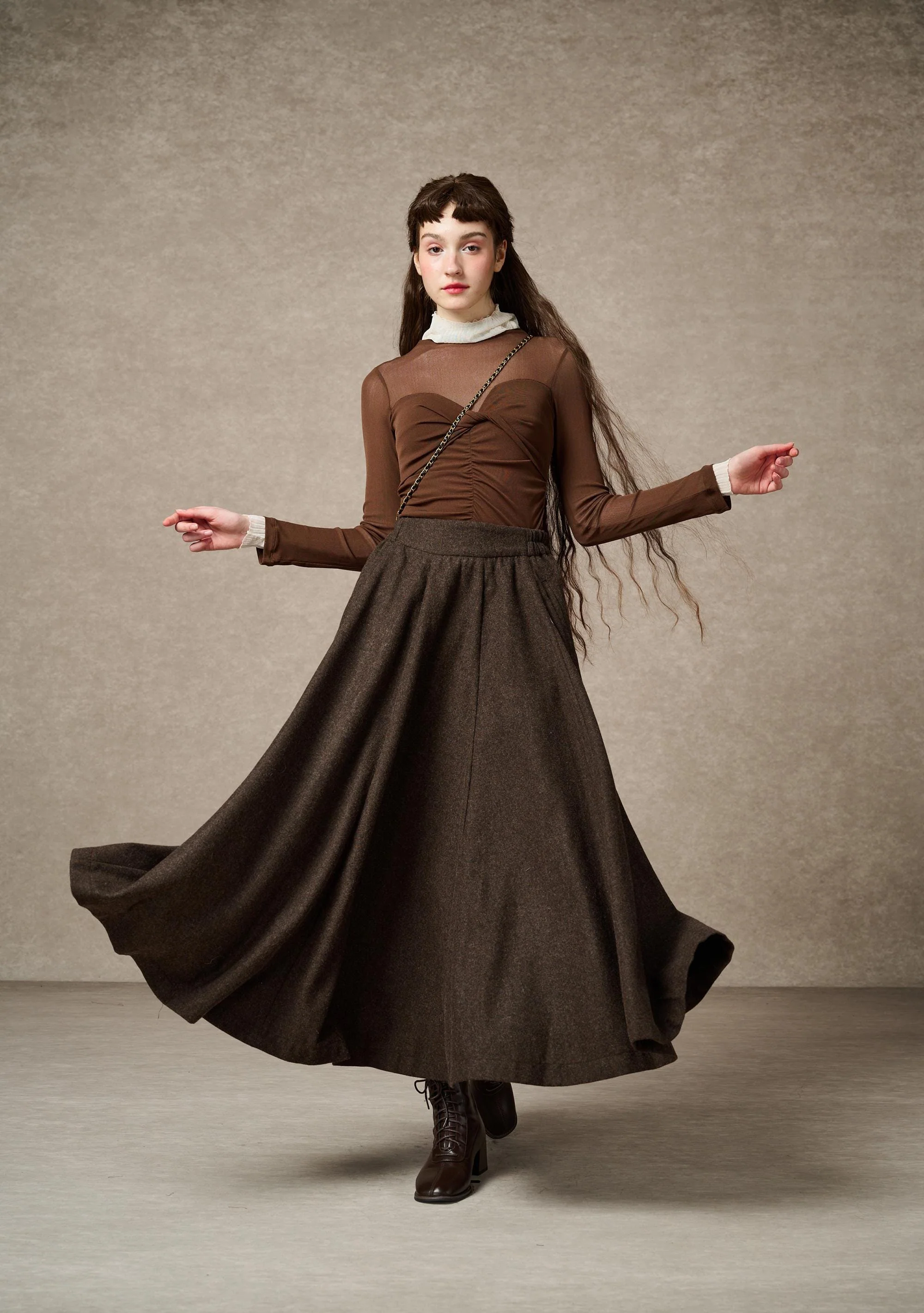 The Soft Lawn 12 | Midi Wool Skirt - Image 5