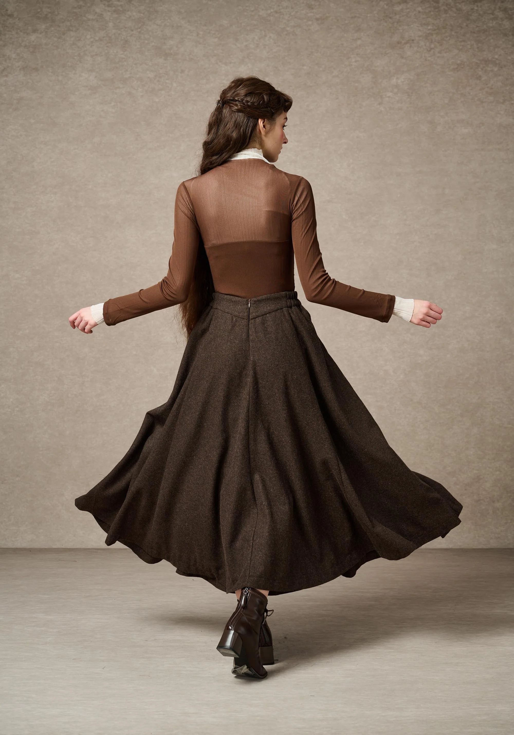 The Soft Lawn 12 | Midi Wool Skirt - Image 6