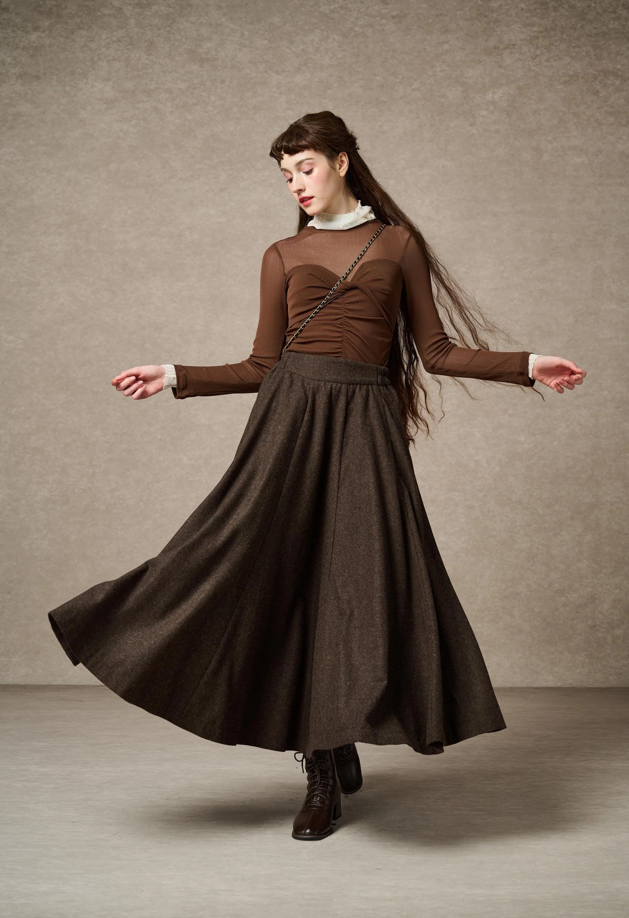 The Soft Lawn 12 | Midi Wool Skirt - Image 7