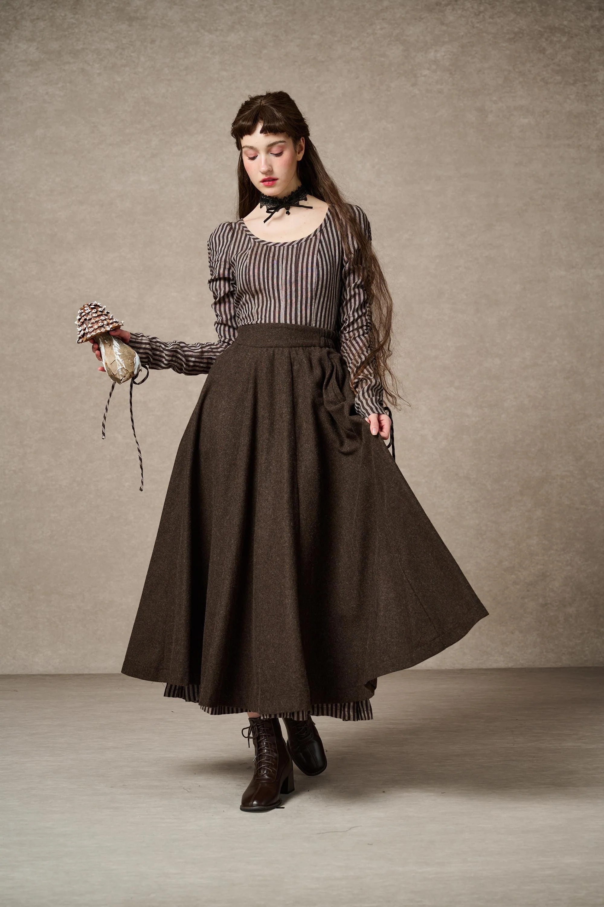 The Soft Lawn 12 | Midi Wool Skirt - Image 9