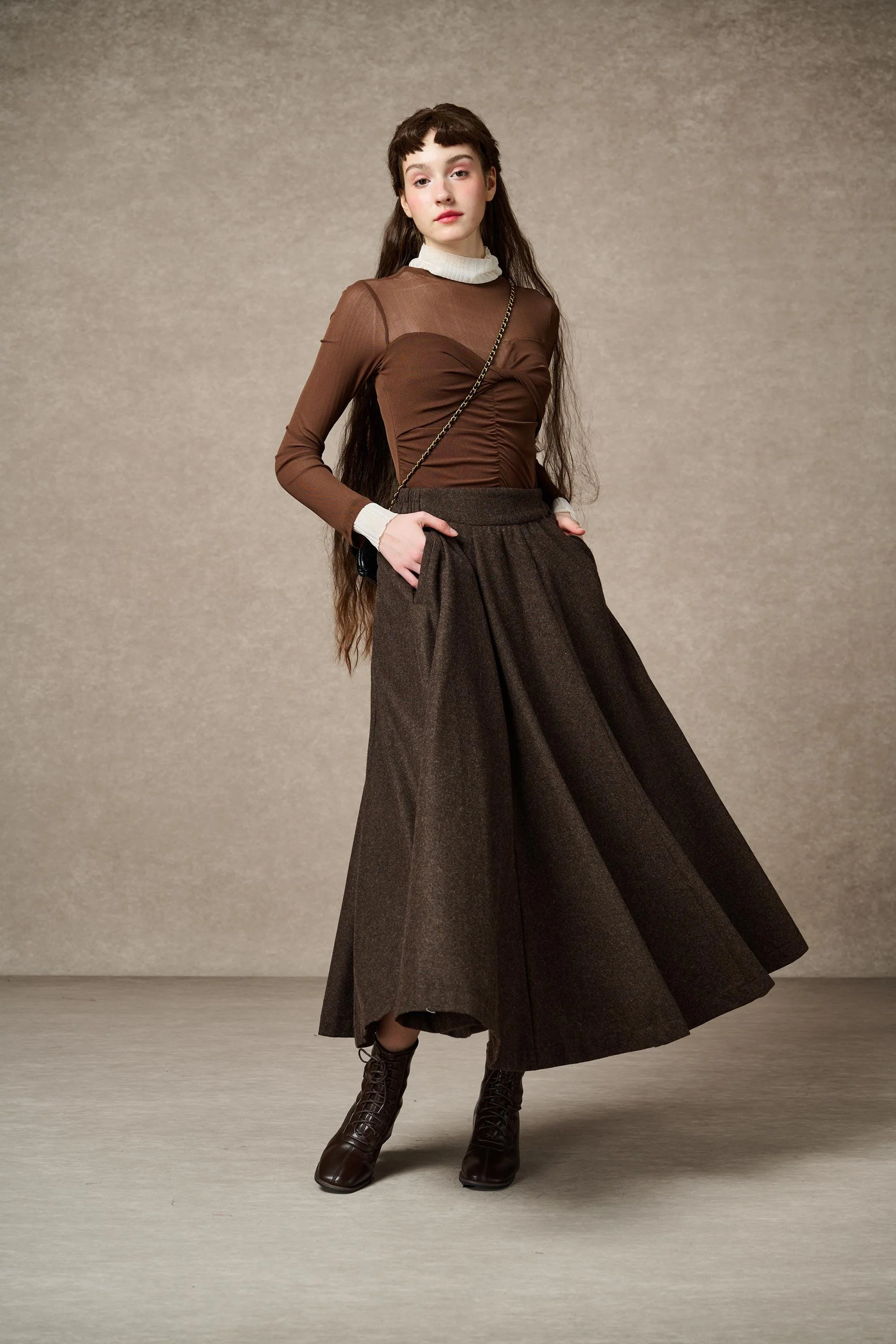 The Soft Lawn 12 | Midi Wool Skirt - Image 10