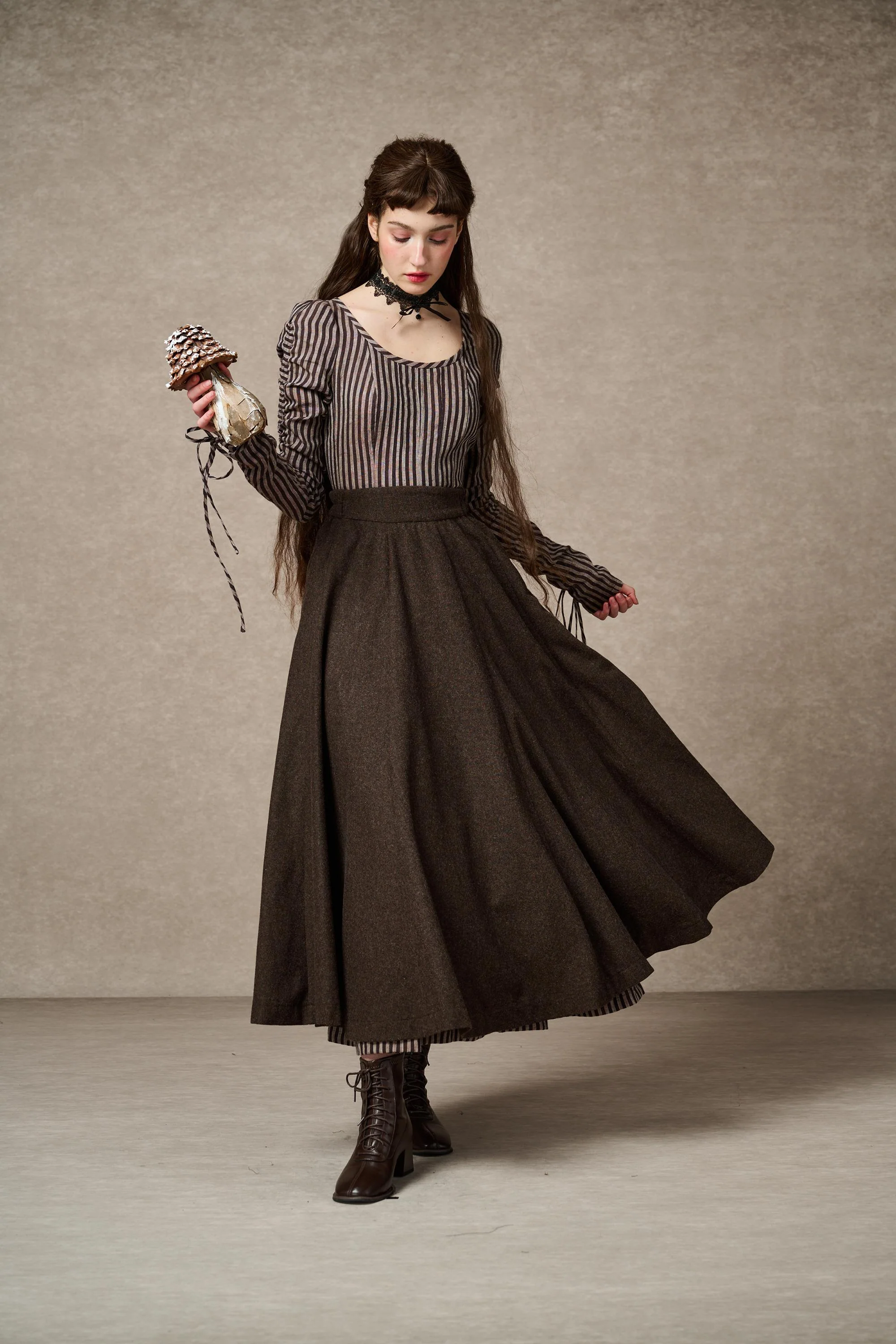 The Soft Lawn 12 | Midi Wool Skirt - Image 5