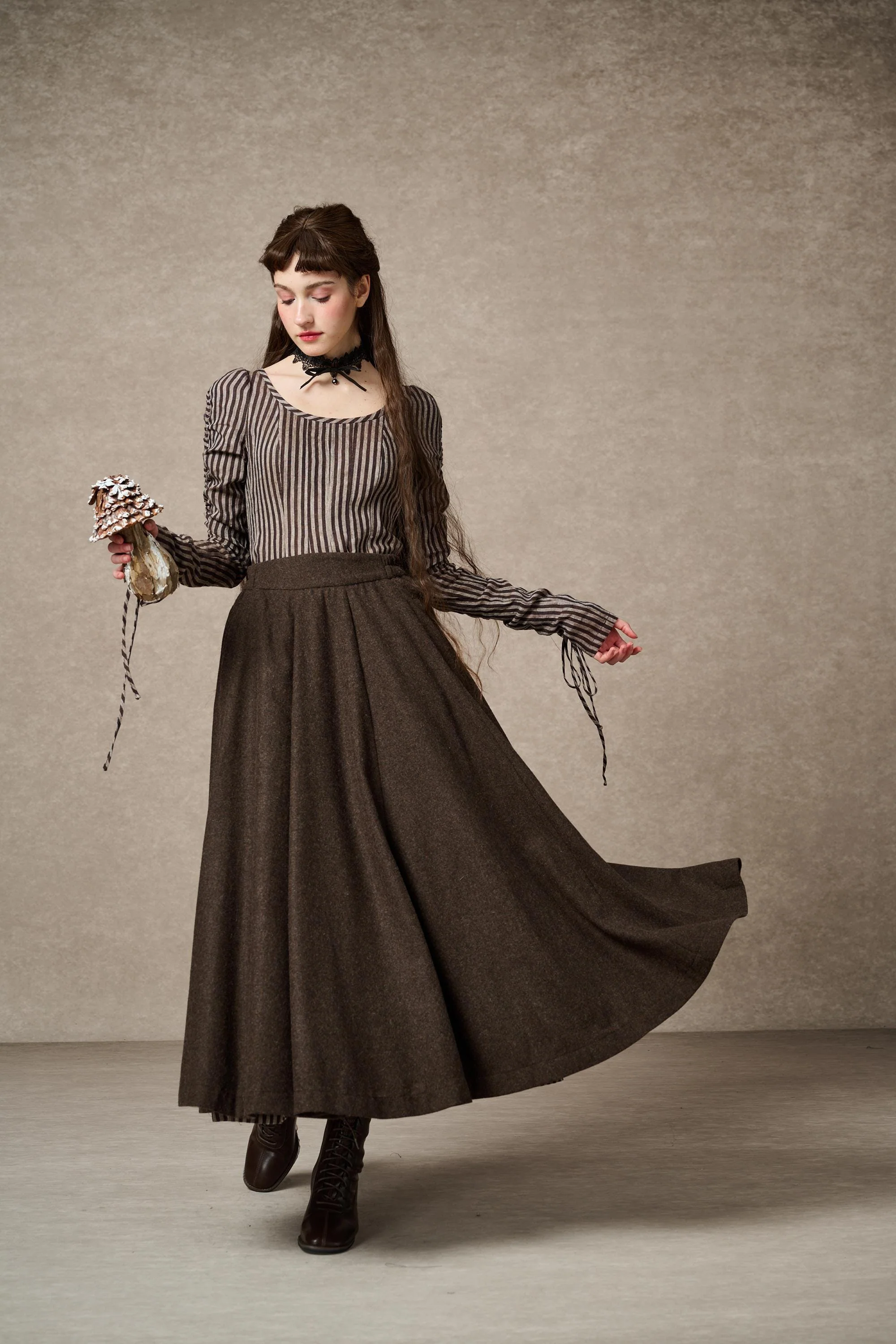 The Soft Lawn 12 | Midi Wool Skirt - Image 7