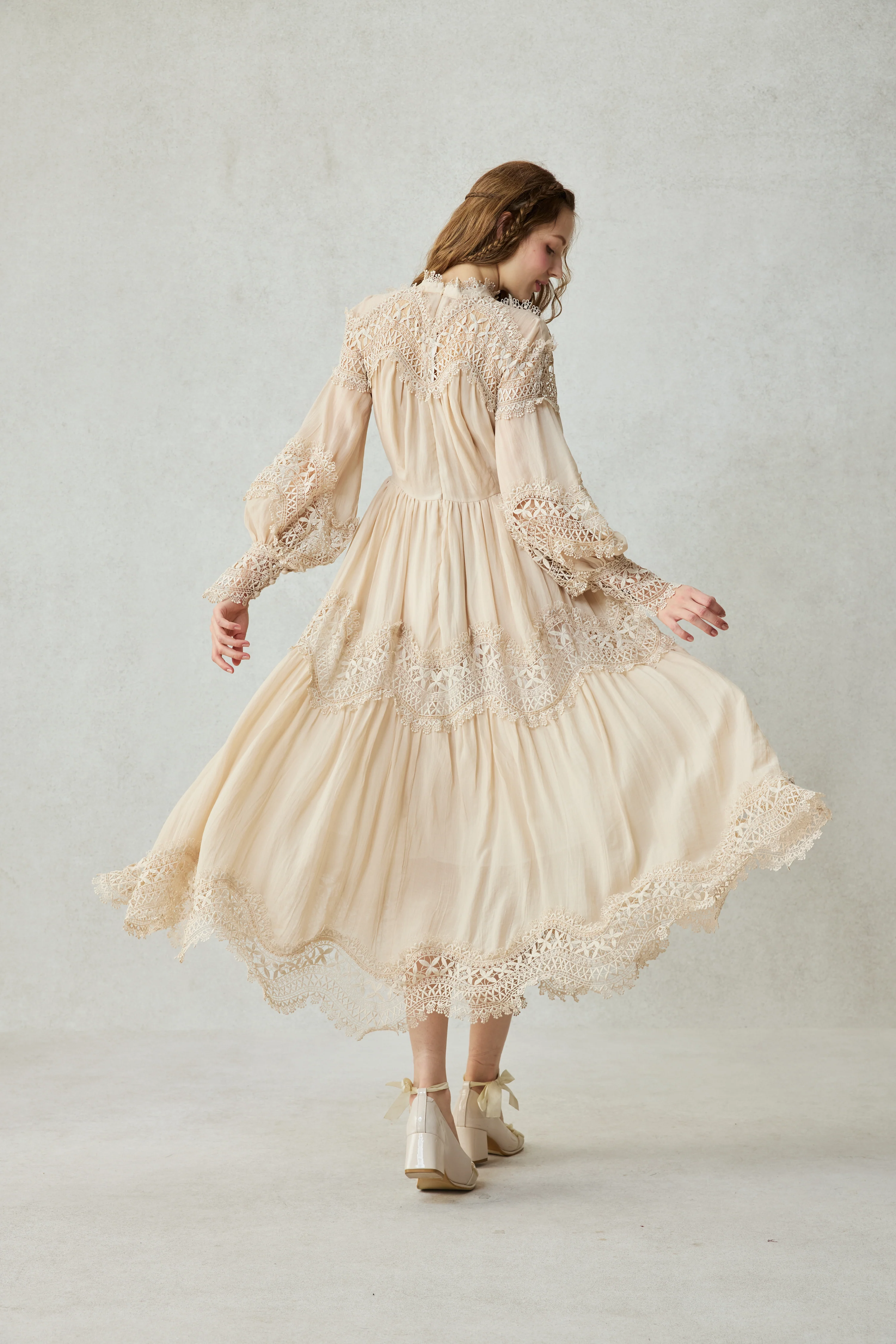 Pearlman 25 | Lace Linen Dress Gown - Image 31