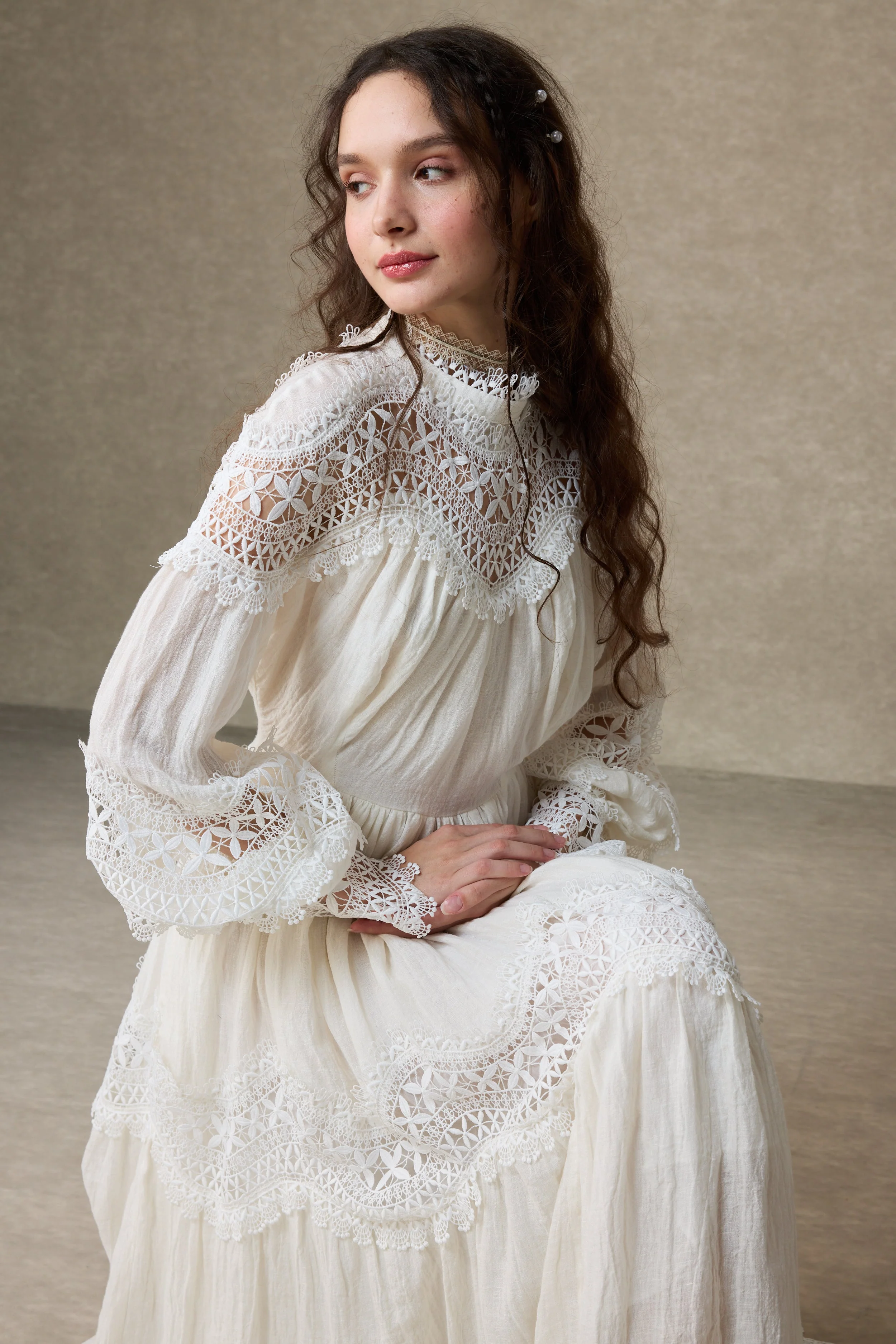 Pearlman 25 | Lace Linen Dress Gown - Image 3
