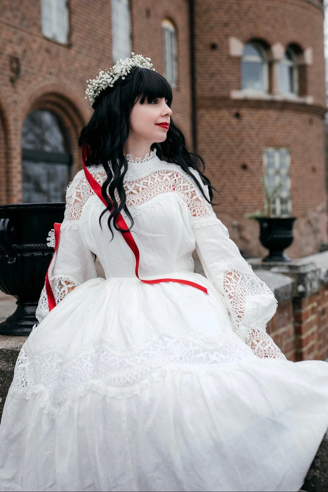 Pearlman 25 | Lace Linen Dress Gown - Image 4
