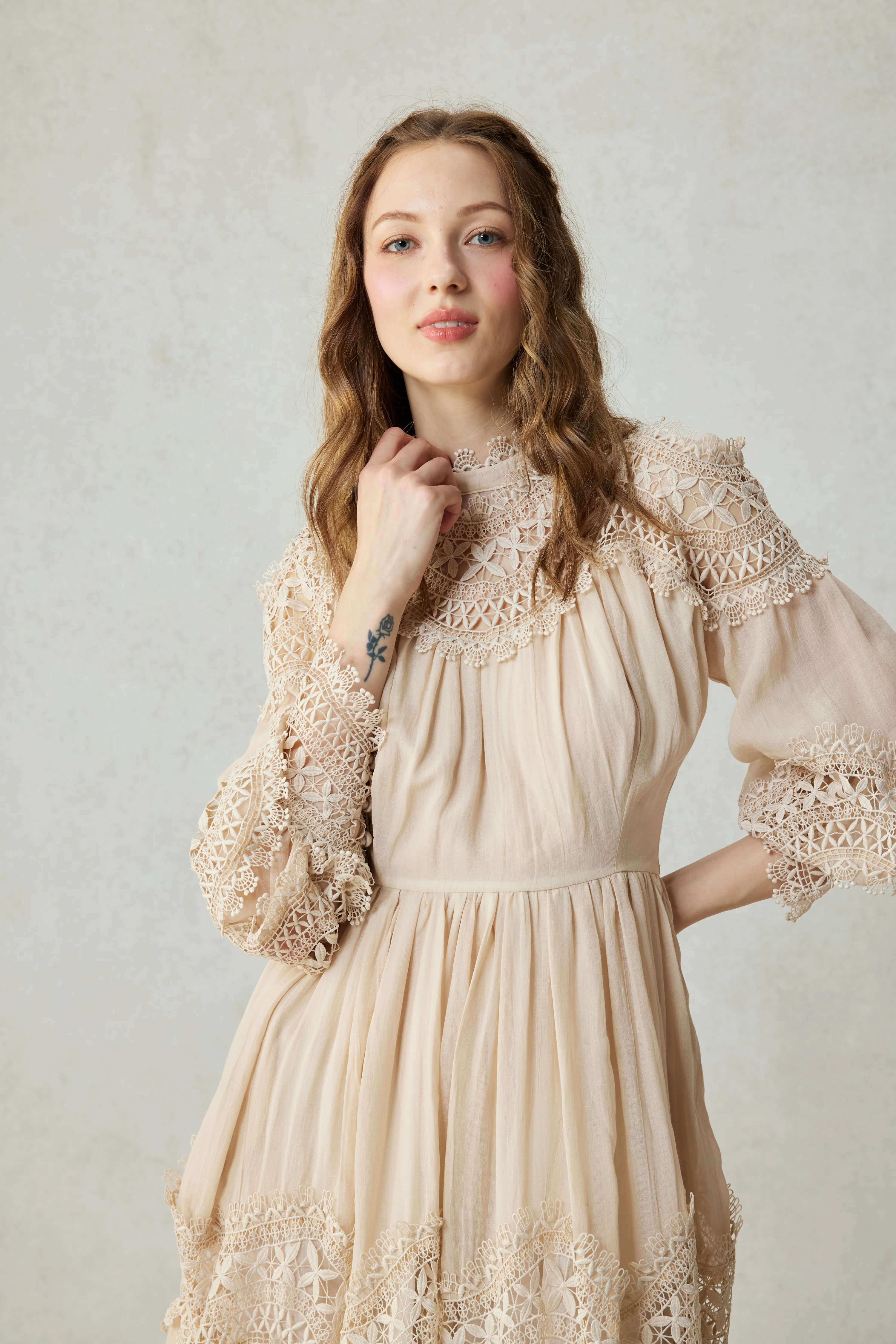 Pearlman 25 | Lace Linen Dress Gown - Image 7