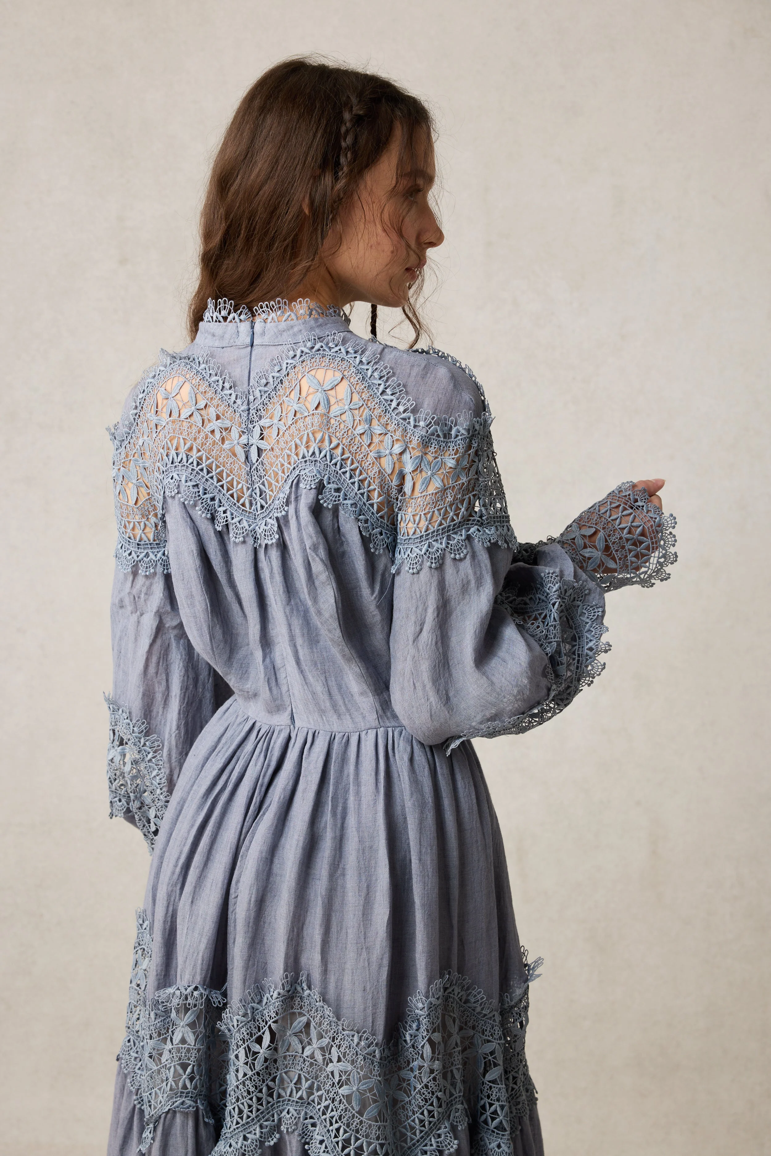 Pearlman 25 | Lace Linen Dress Gown - Image 4