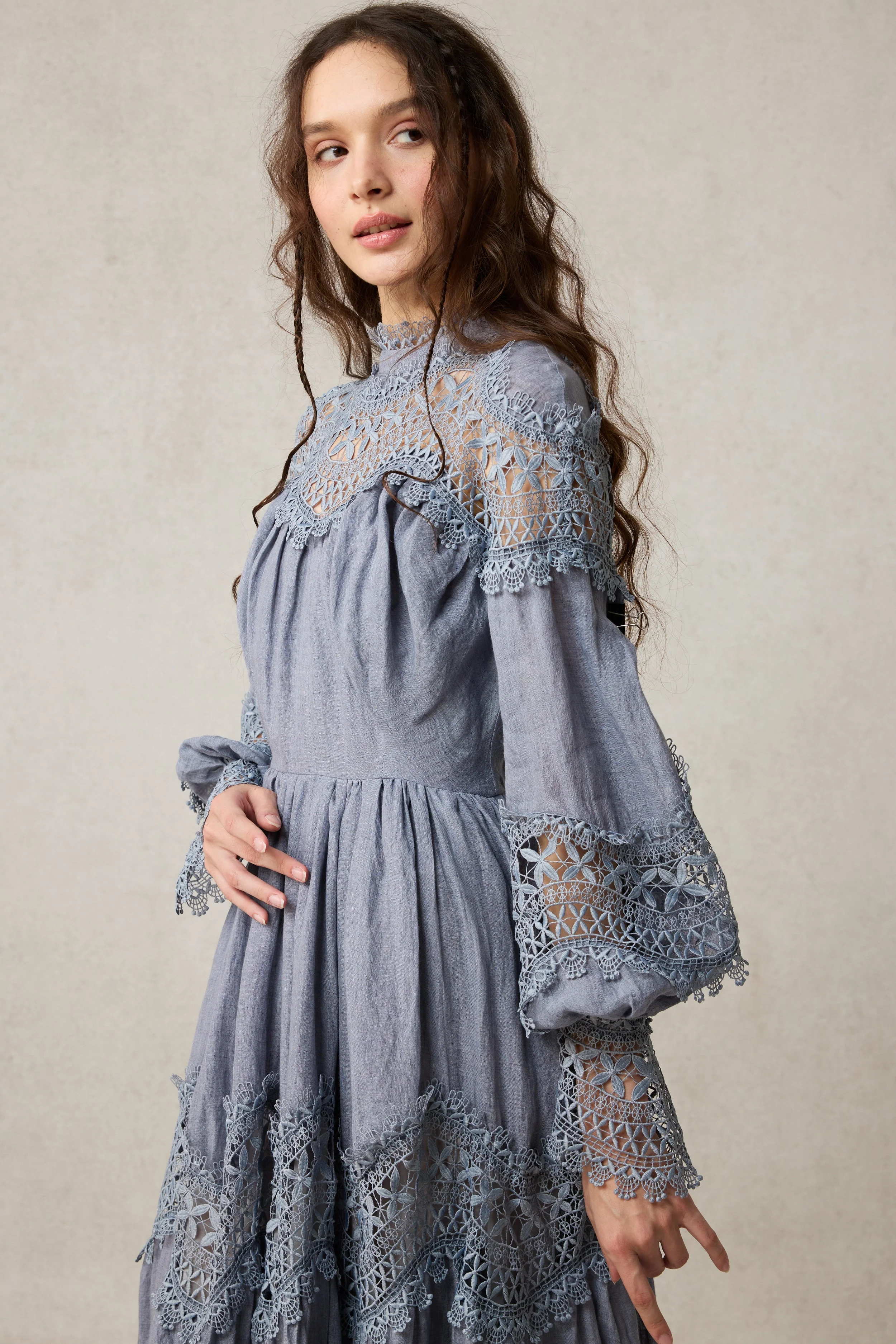 Pearlman 25 | Lace Linen Dress Gown - Image 5