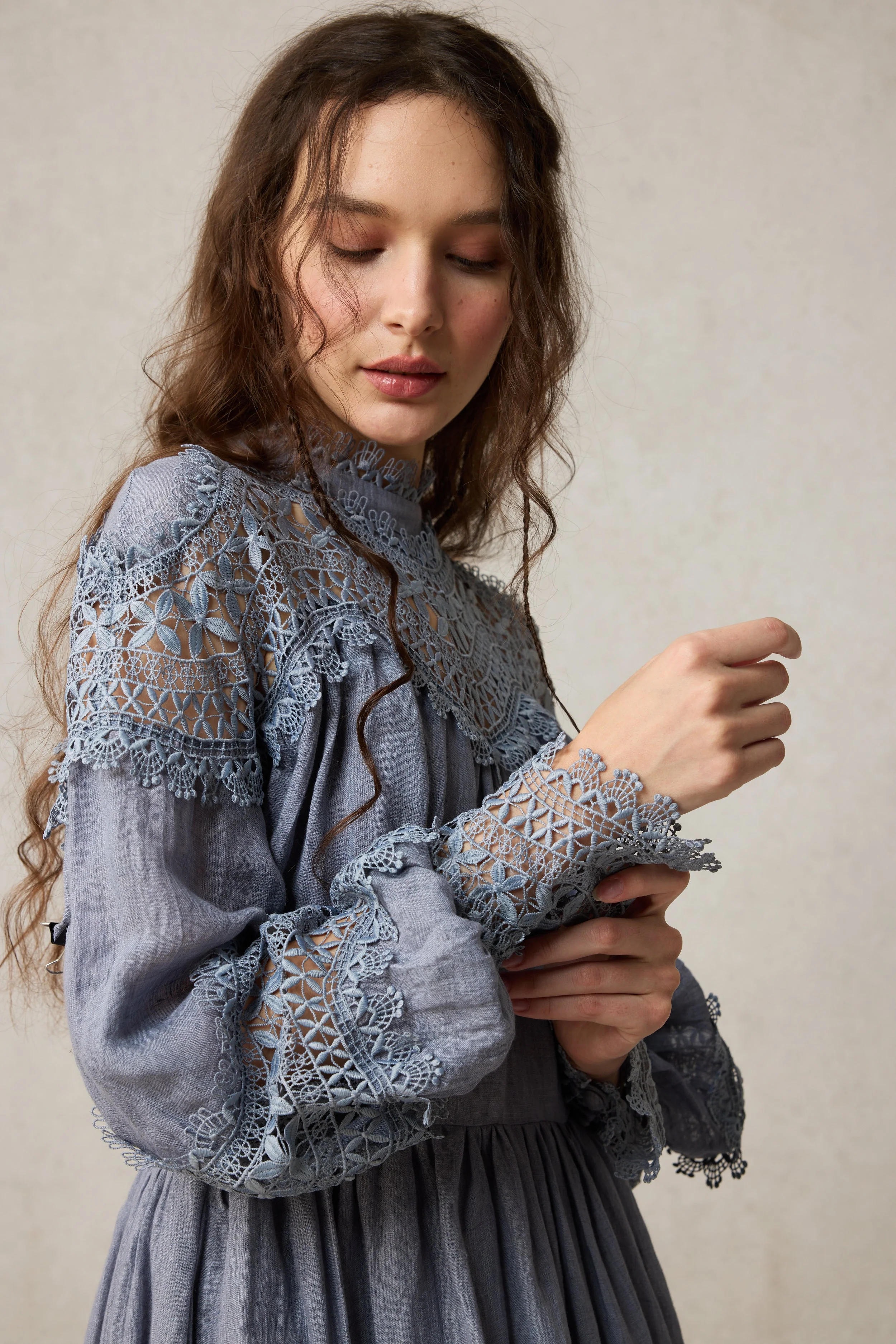Pearlman 25 | Lace Linen Dress Gown - Image 9