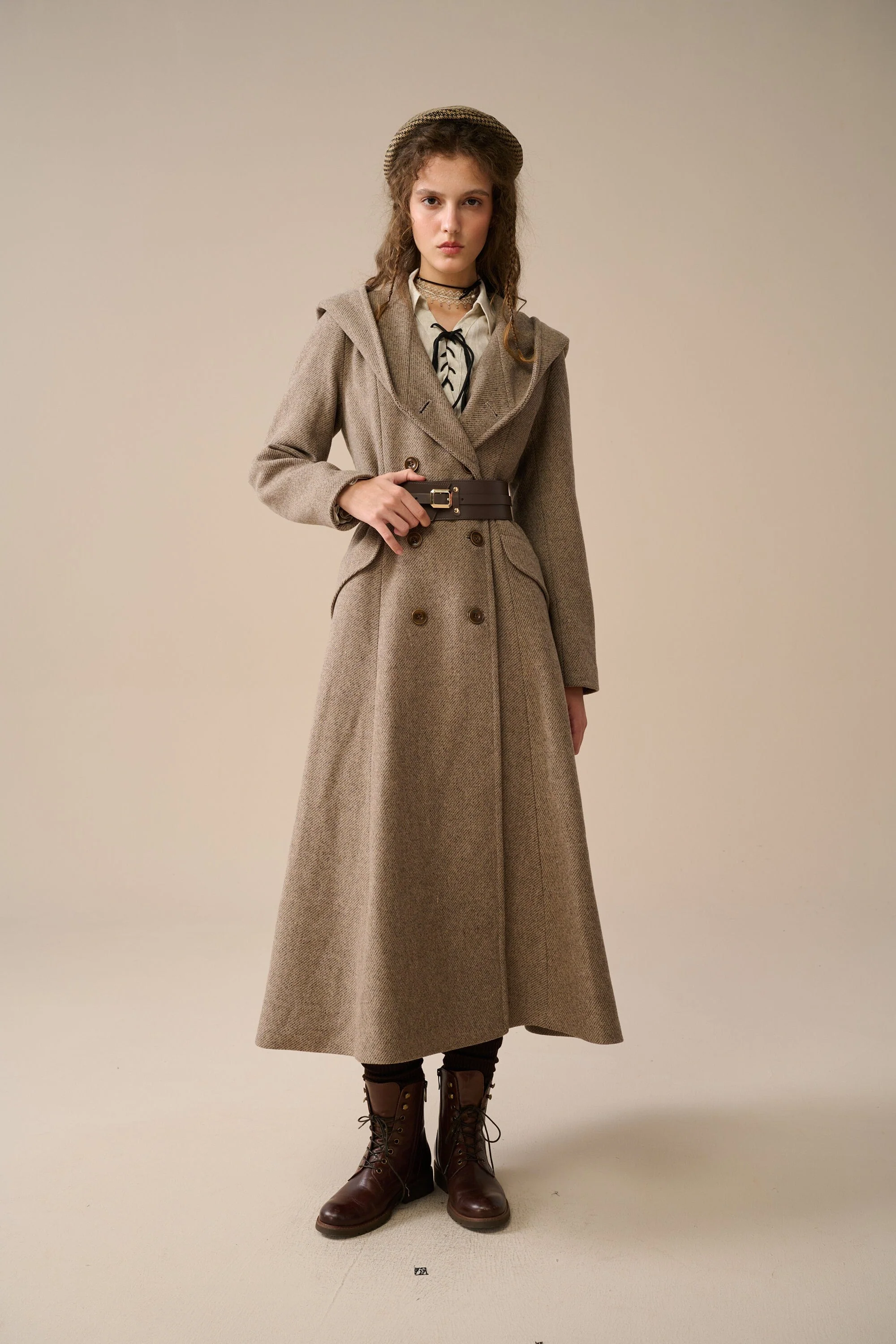 Trista 24 | 100% twill wool hooded coat - Image 10