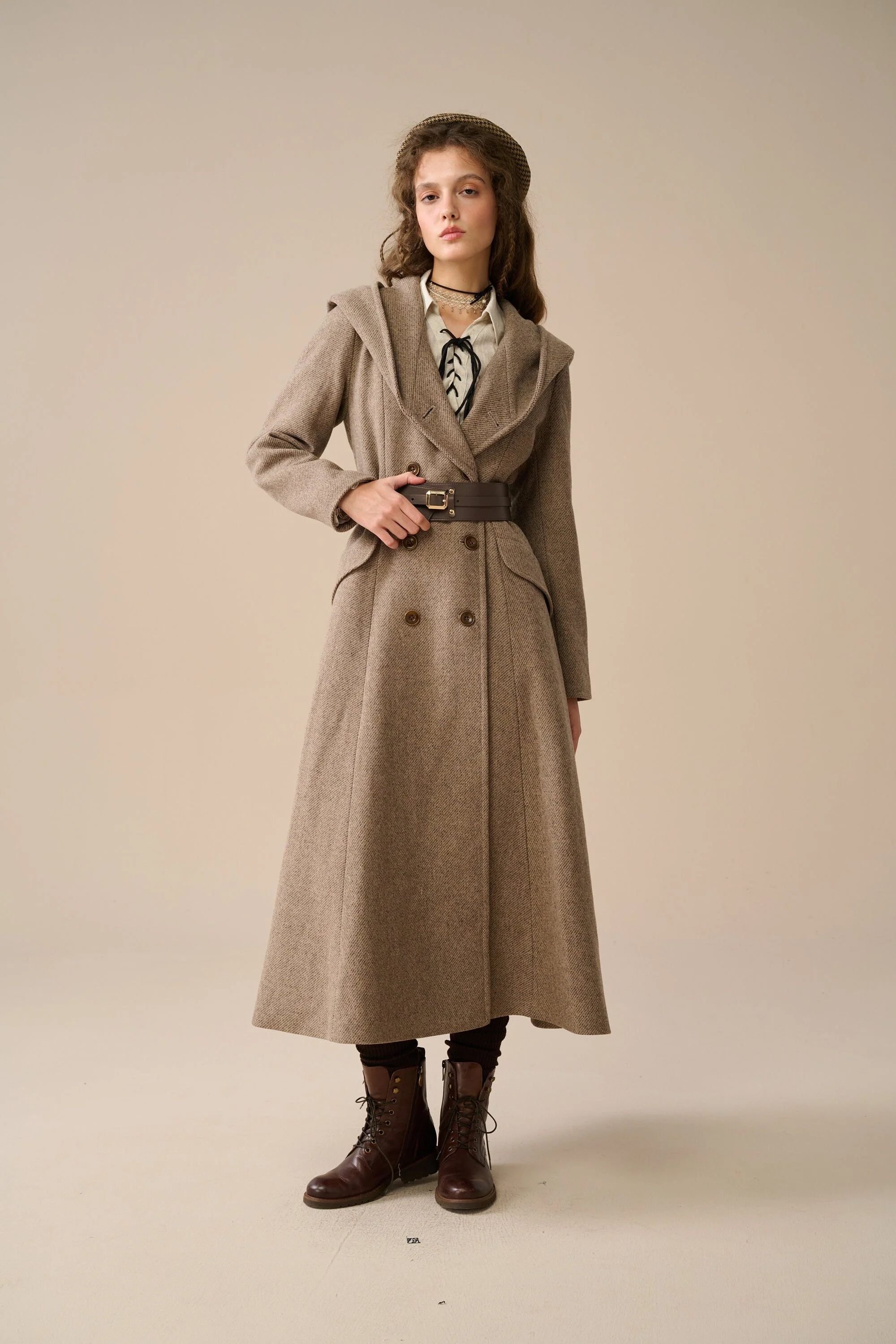 Trista 24 | 100% twill wool hooded coat - Image 4