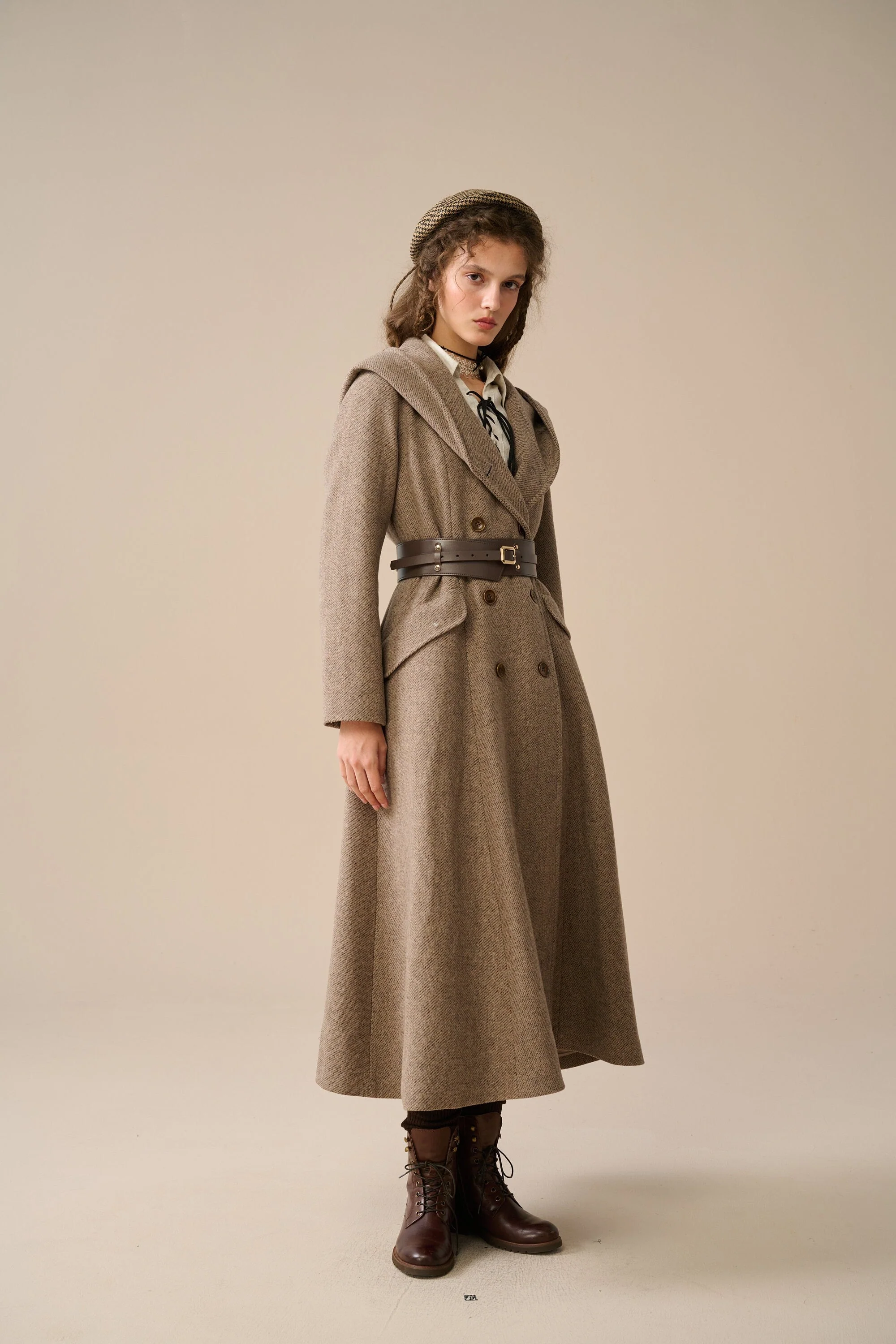 Trista 24 | 100% twill wool hooded coat - Image 9