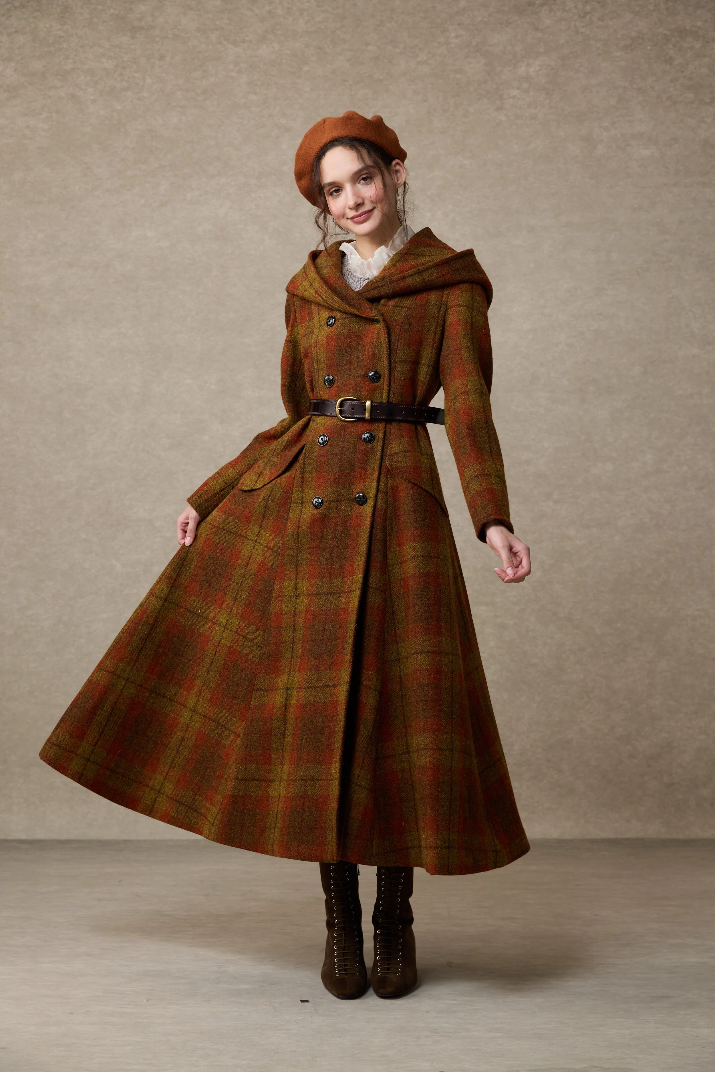 Trista 24 | 100% twill wool hooded coat - Image 10