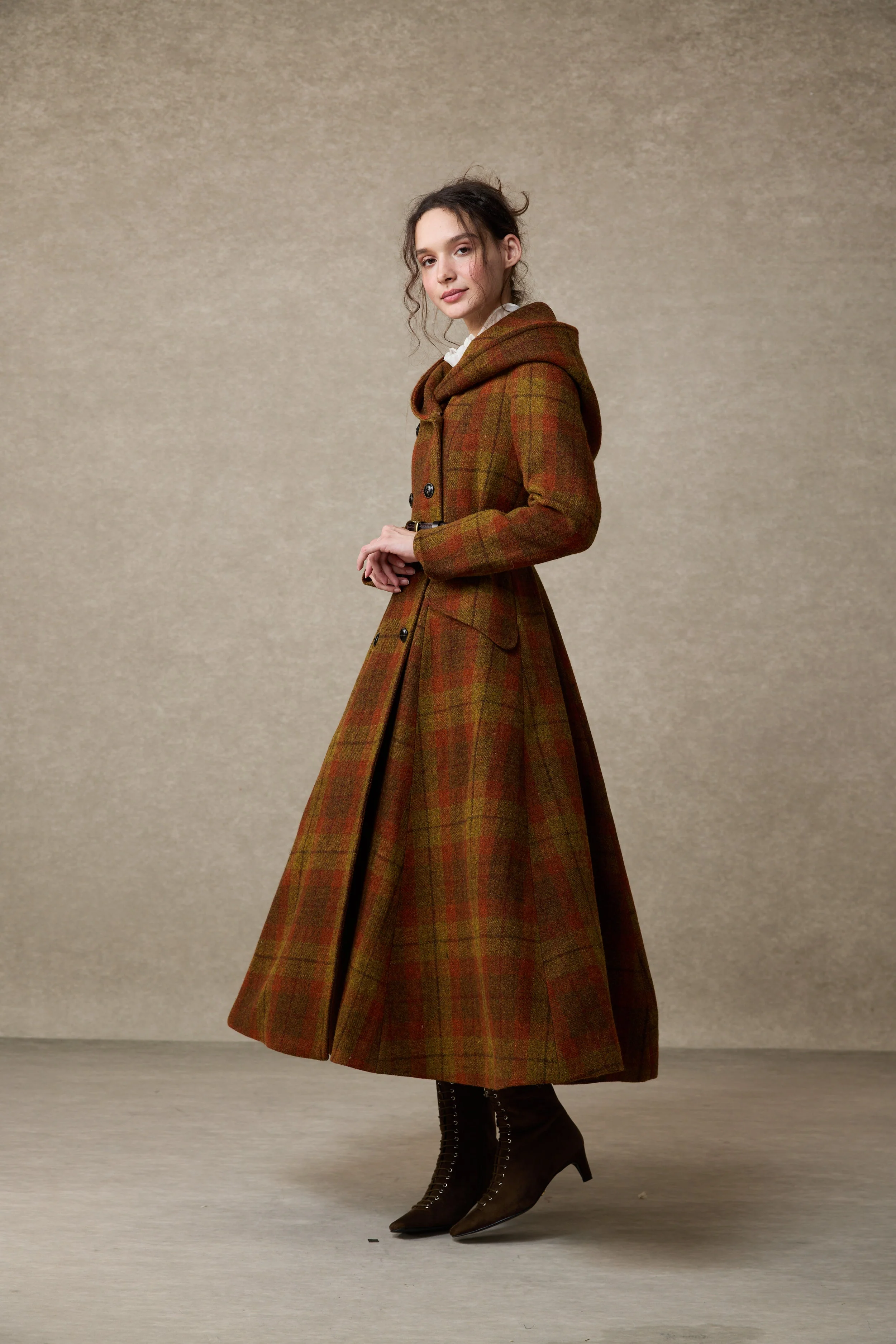 Trista 24 | 100% twill wool hooded coat - Image 11